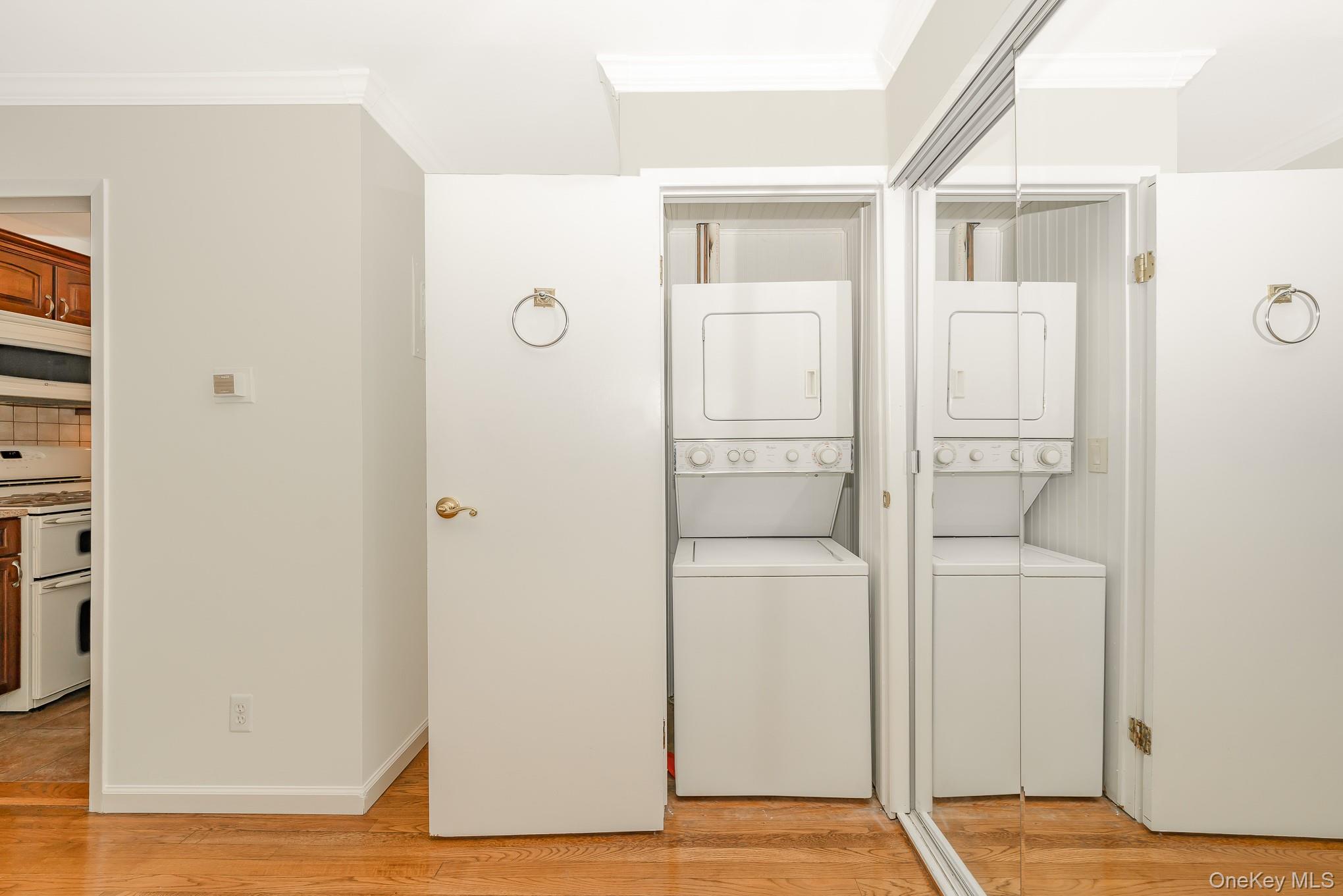 #13 photo, 20 Toehee Place, Islip , NY 11751