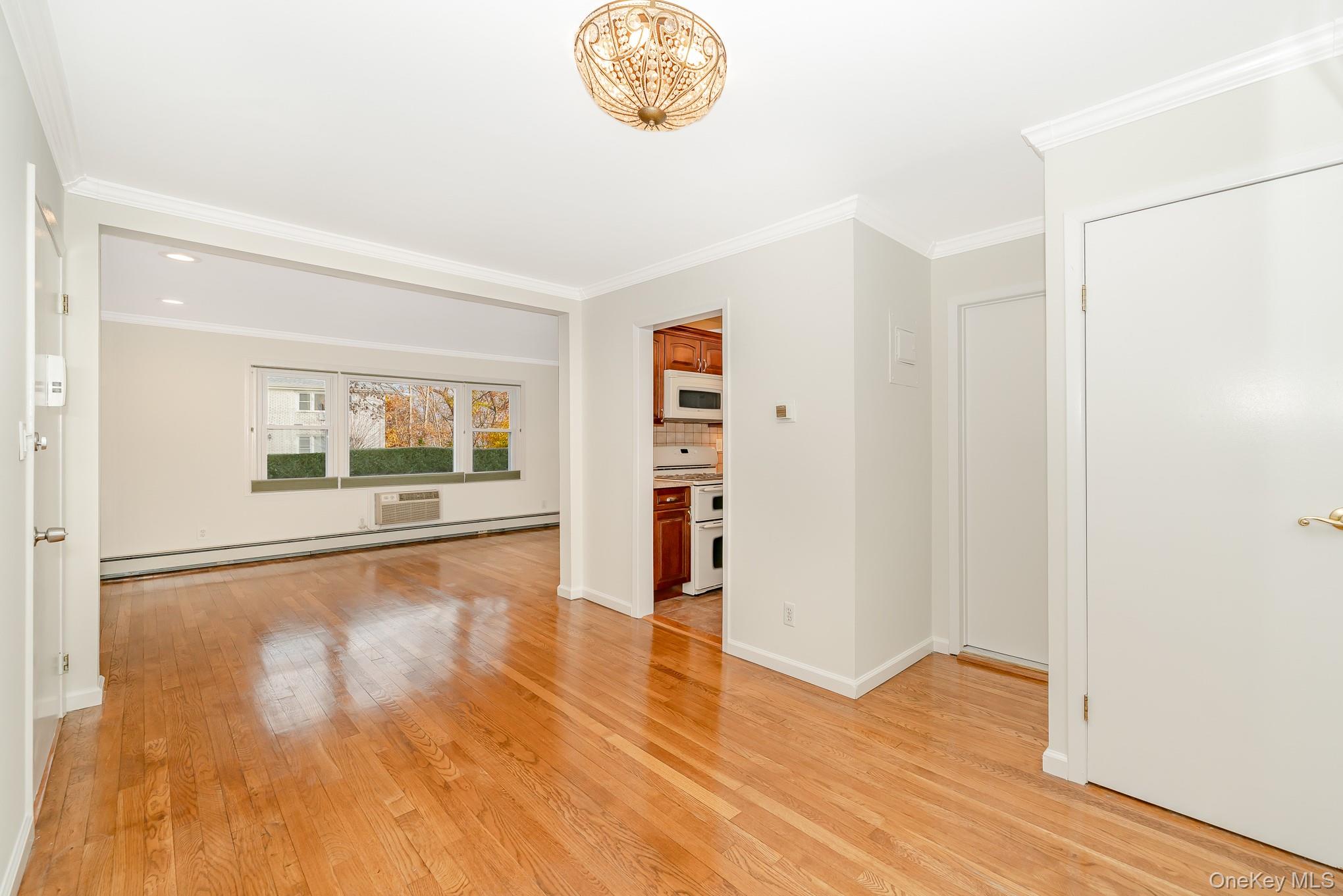 #17 photo, 20 Toehee Place, Islip , NY 11751