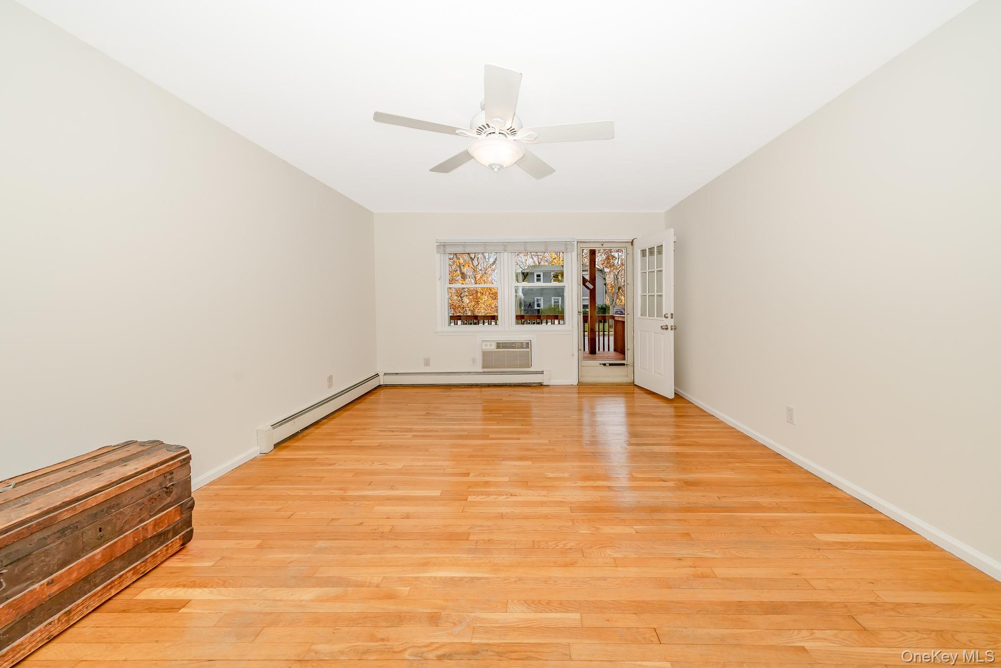 #5 photo, 20 Toehee Place, Islip , NY 11751