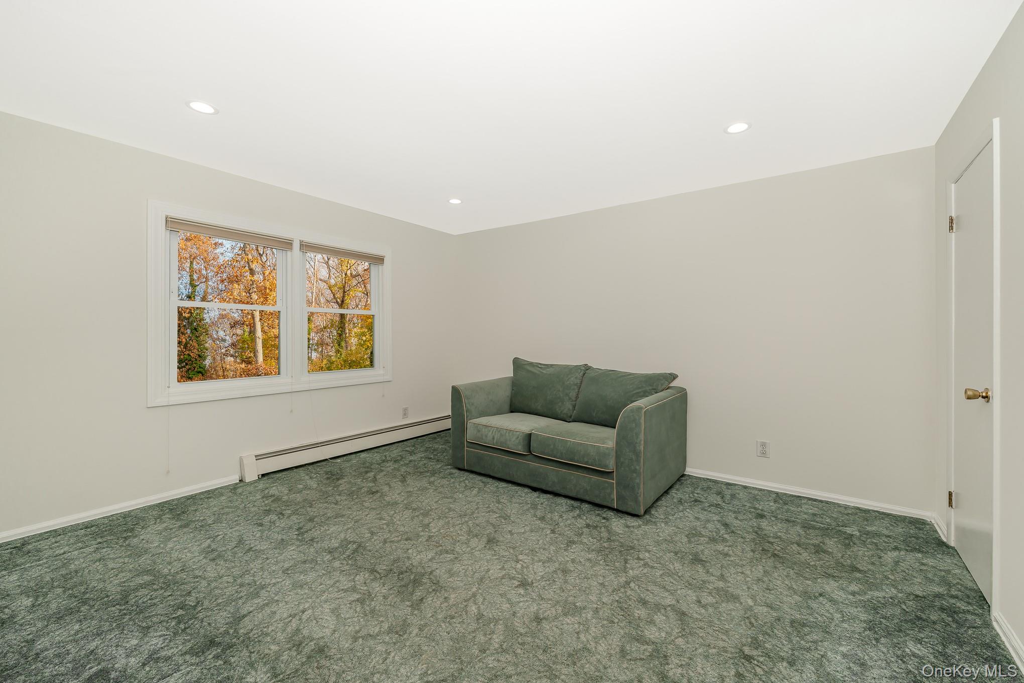 #7 photo, 20 Toehee Place, Islip , NY 11751