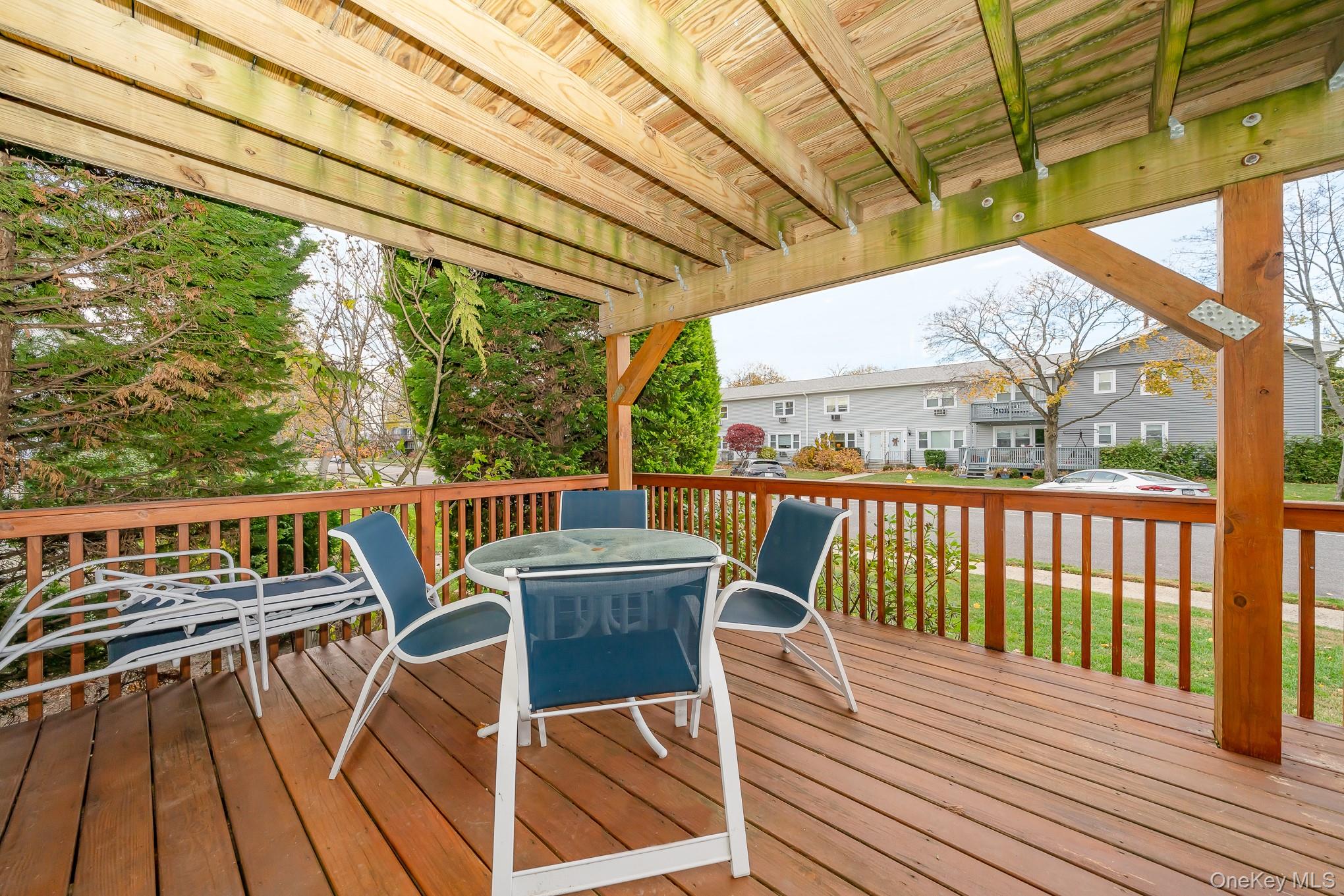 #8 photo, 20 Toehee Place, Islip , NY 11751