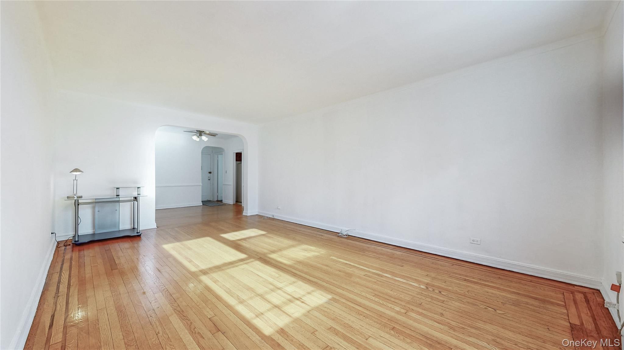 #11 photo, 69-40 Yellowstone Boulevard, Forest Hills , NY 11375