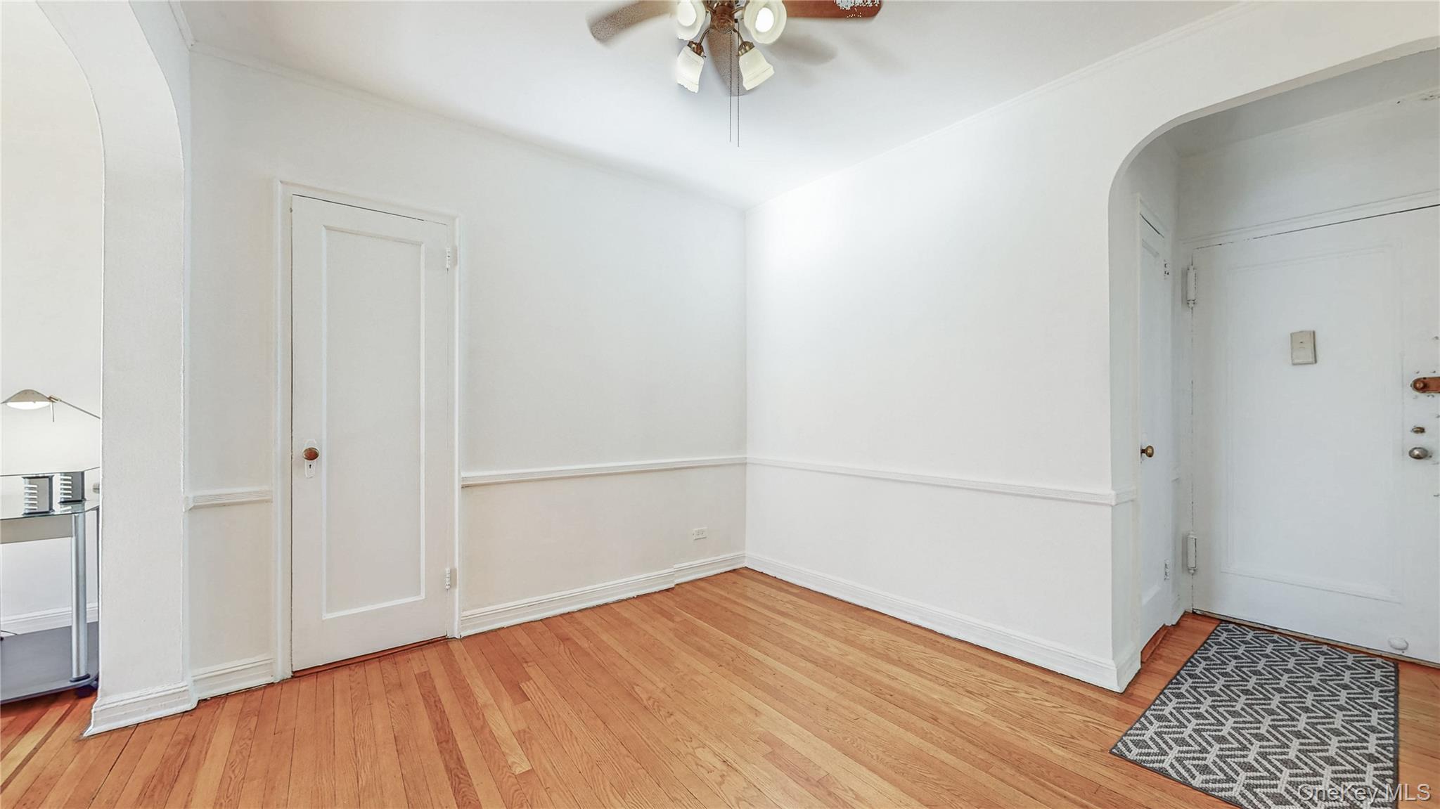 #4 photo, 69-40 Yellowstone Boulevard, Forest Hills , NY 11375