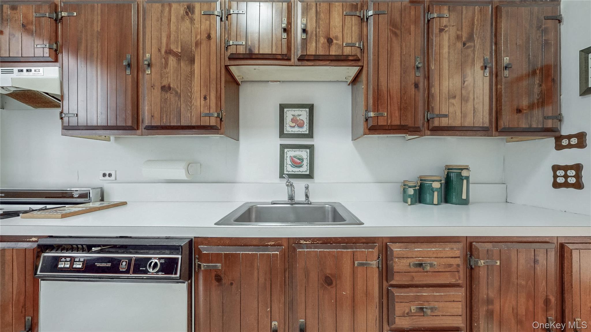 #6 photo, 69-40 Yellowstone Boulevard, Forest Hills , NY 11375