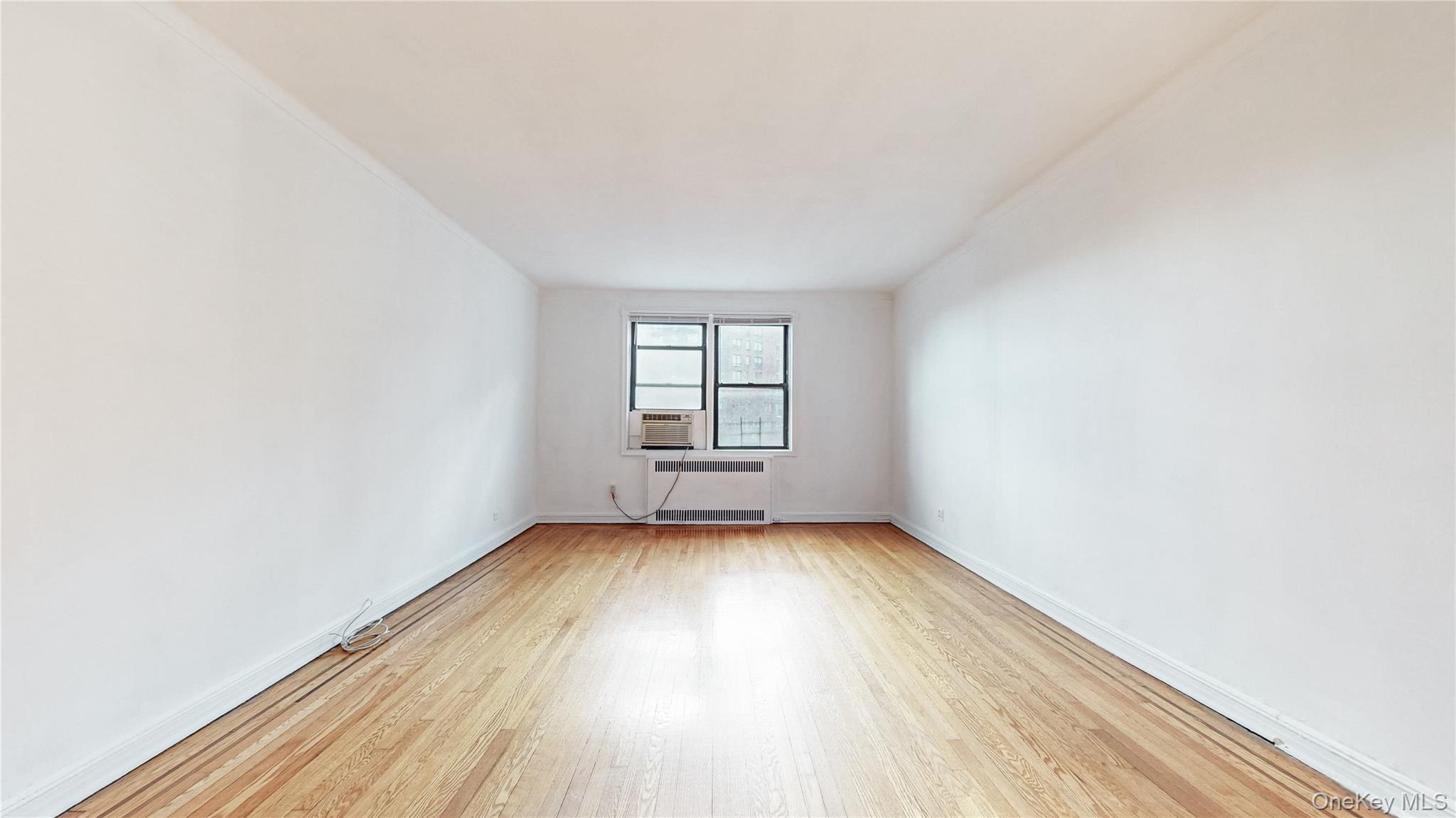 #8 photo, 69-40 Yellowstone Boulevard, Forest Hills , NY 11375