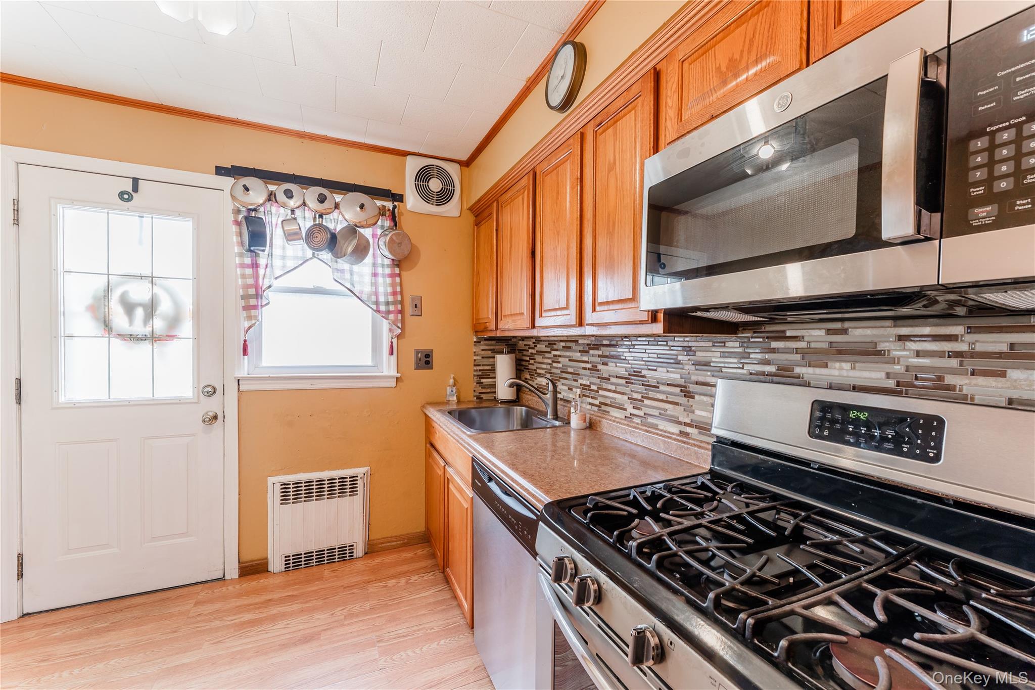 #9 photo, 1140 Braxton Street, Uniondale , NY 11553