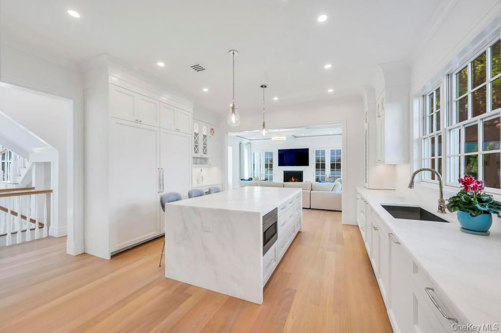 #11 photo, 207 Mill Spring Road, Manhasset , NY 11030