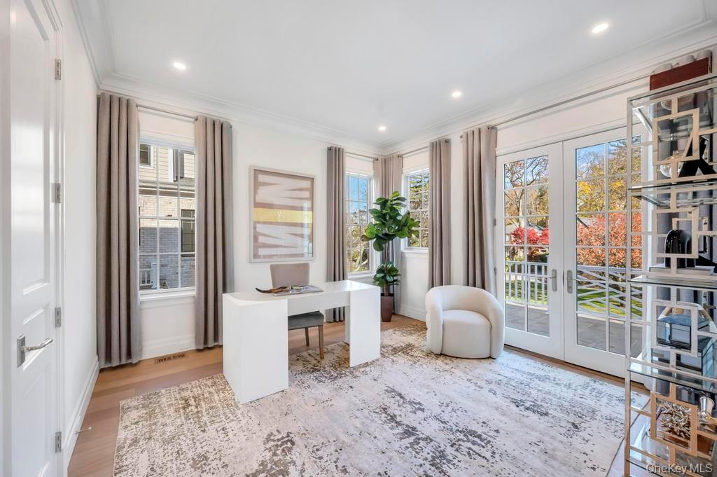 #15 photo, 207 Mill Spring Road, Manhasset , NY 11030