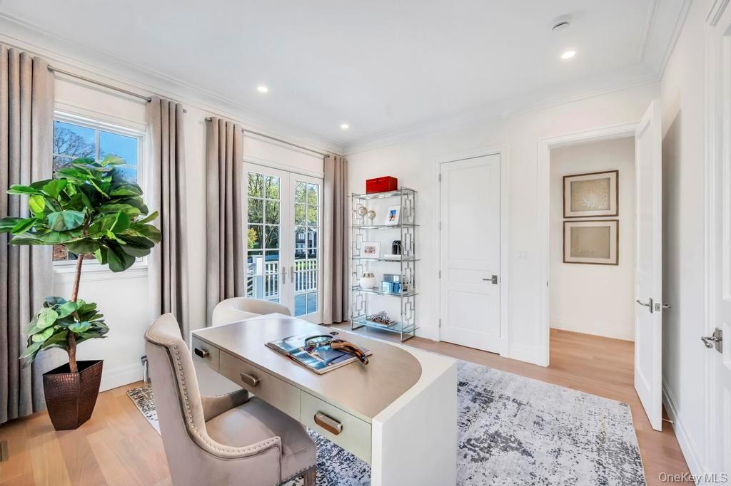 #16 photo, 207 Mill Spring Road, Manhasset , NY 11030