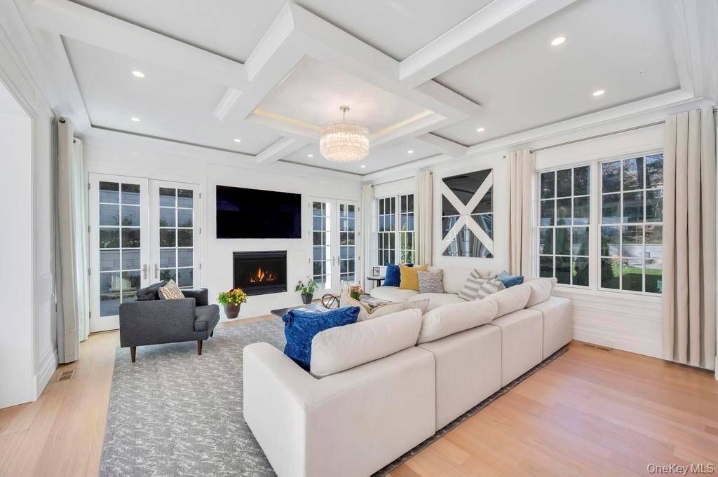 #6 photo, 207 Mill Spring Road, Manhasset , NY 11030