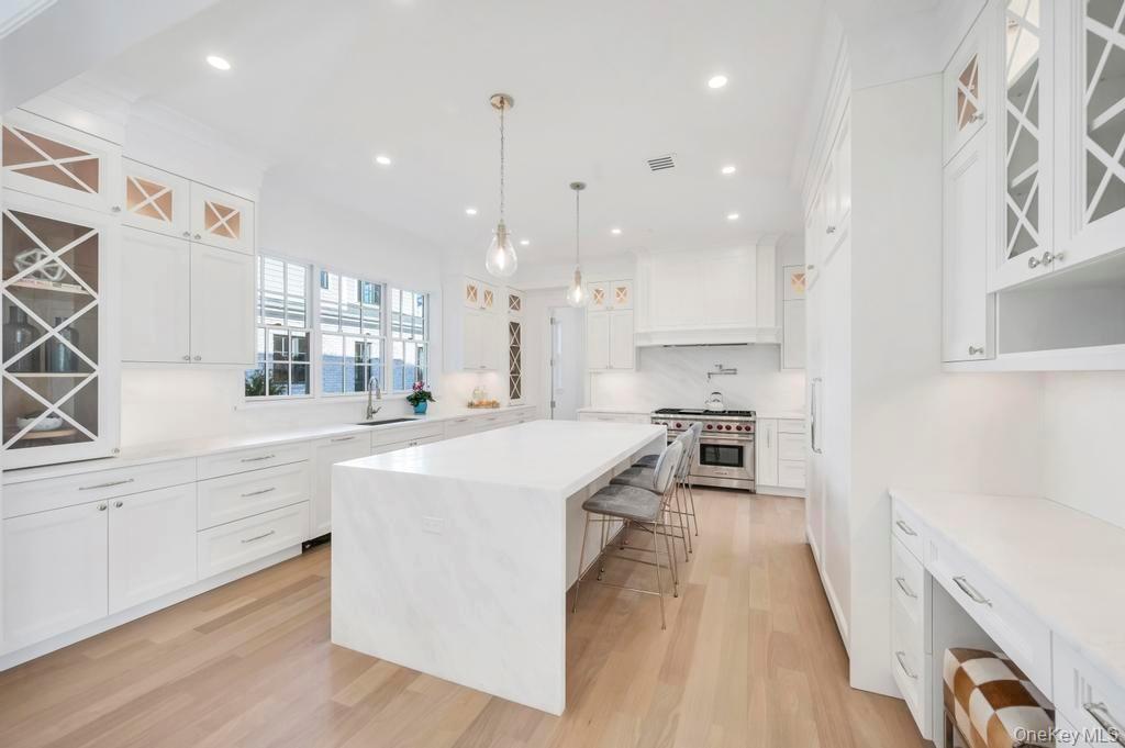 #9 photo, 207 Mill Spring Road, Manhasset , NY 11030