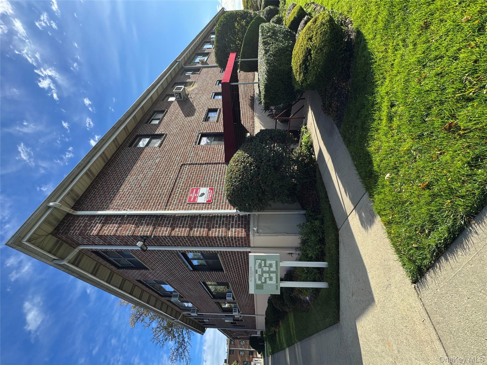 #1 photo, 91 Tulip Avenue, ナッソー郡 Floral Park , NY 11001