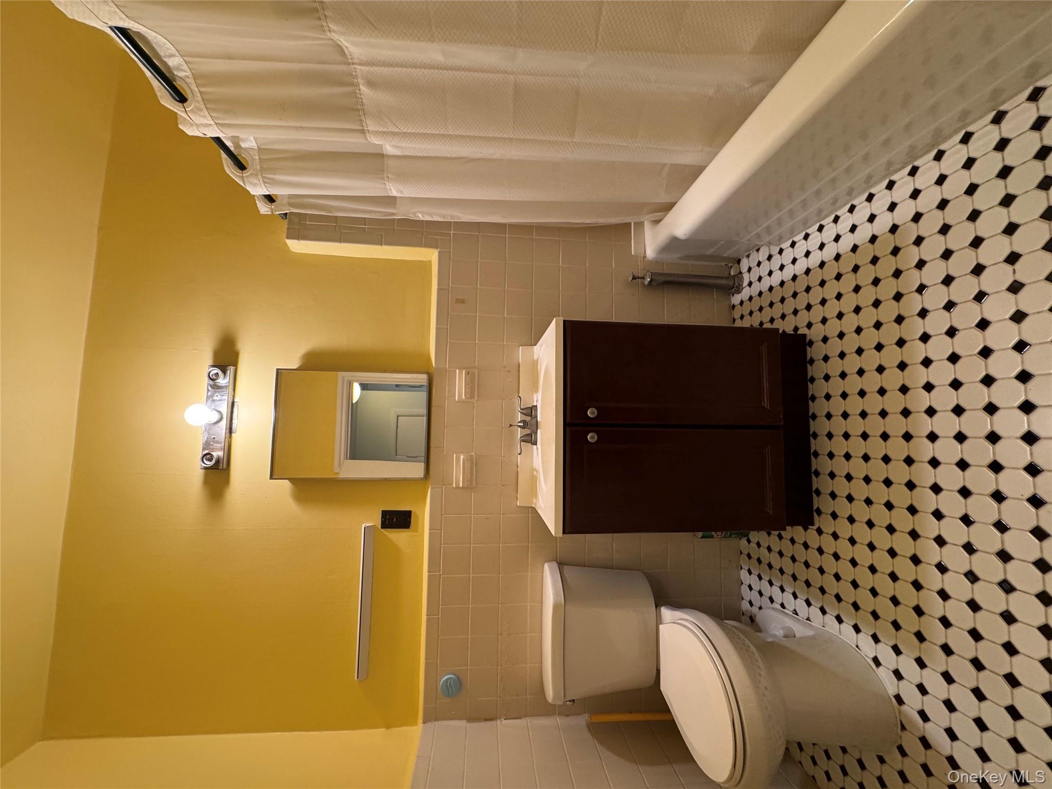 #16 photo, 91 Tulip Avenue, 長島 花卉園 Floral Park , NY 11001