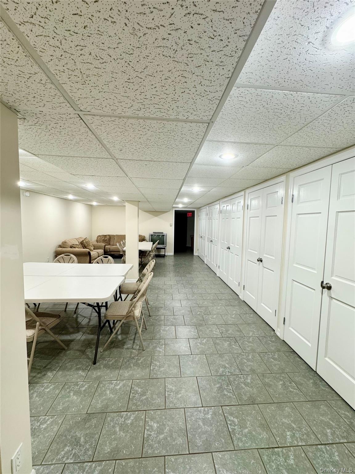 #17 photo, 91 Tulip Avenue, 長島 花卉園 Floral Park , NY 11001