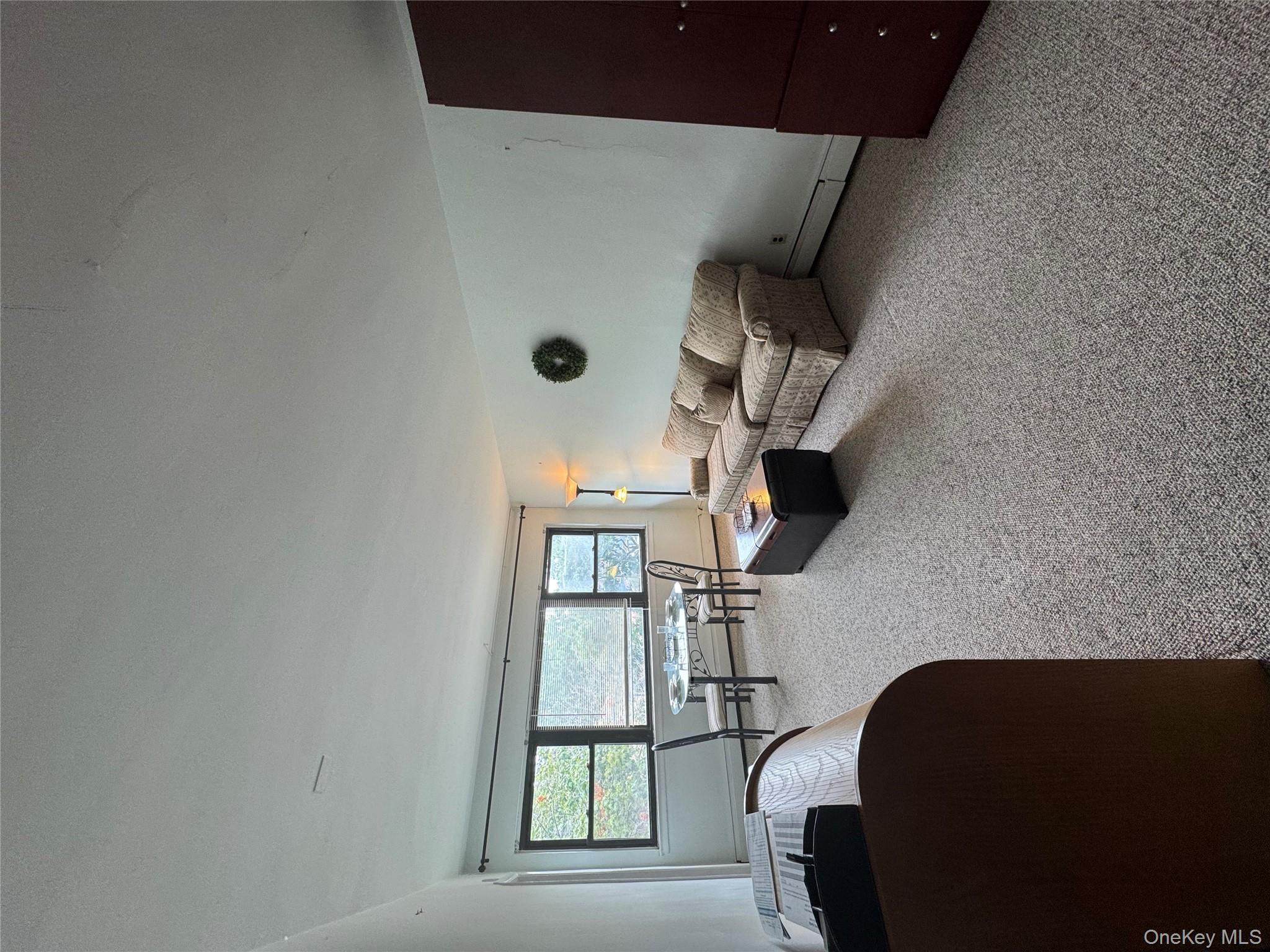 #2 photo, 91 Tulip Avenue, ナッソー郡 Floral Park , NY 11001