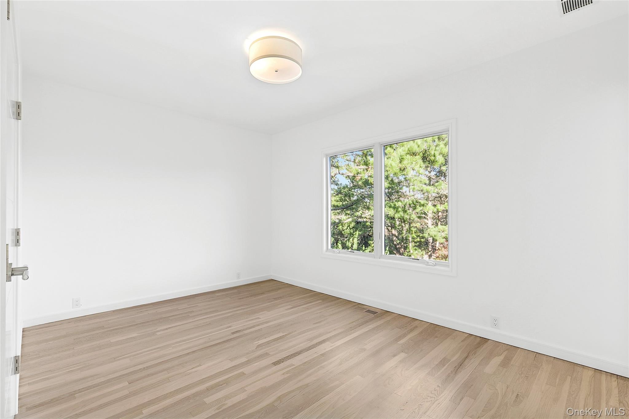 #16 photo, 37 Gilberts Path, Amagansett , NY 11930