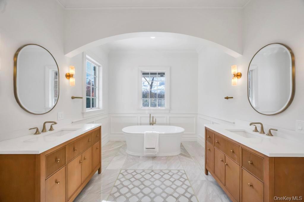 #13 photo, 6 Gables Court, Dix Hills , NY 11746