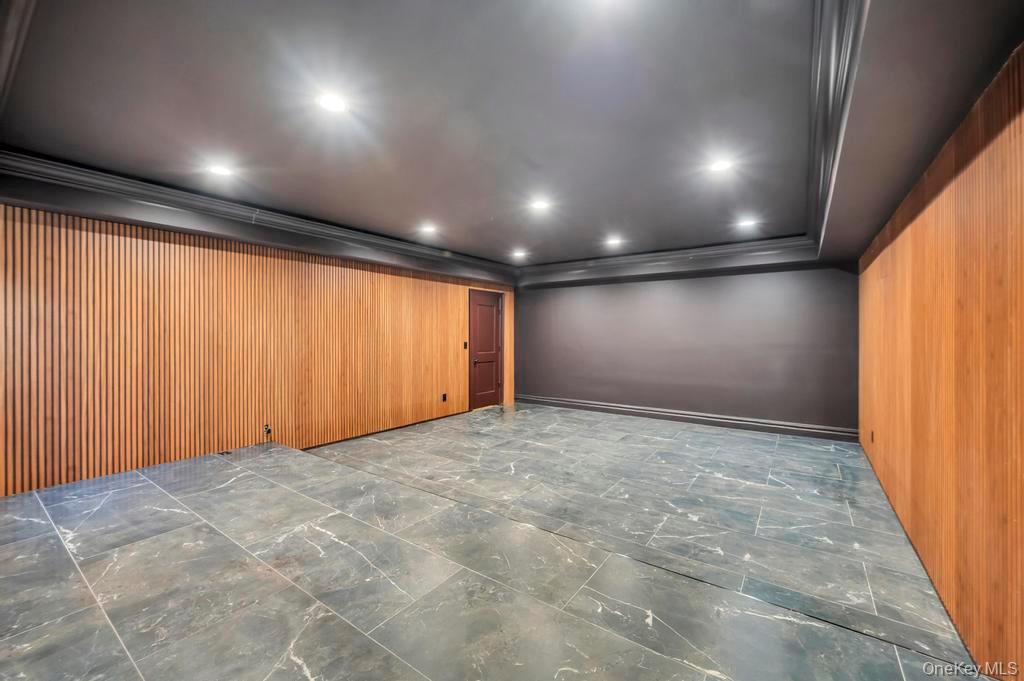 #19 photo, 6 Gables Court, Dix Hills , NY 11746