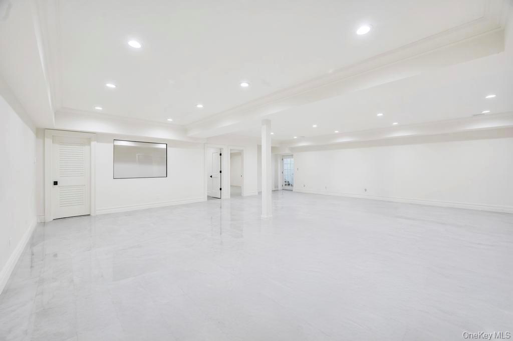 #20 photo, 6 Gables Court, Dix Hills , NY 11746