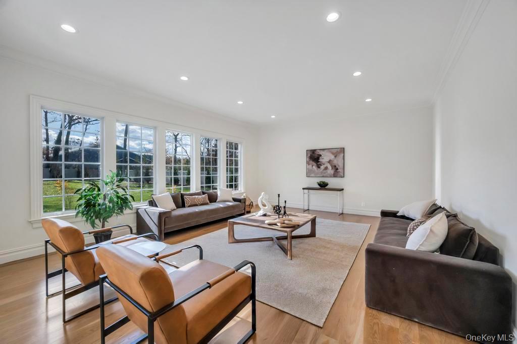 #6 photo, 6 Gables Court, Dix Hills , NY 11746