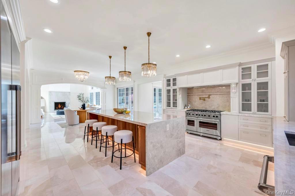 #7 photo, 6 Gables Court, Dix Hills , NY 11746