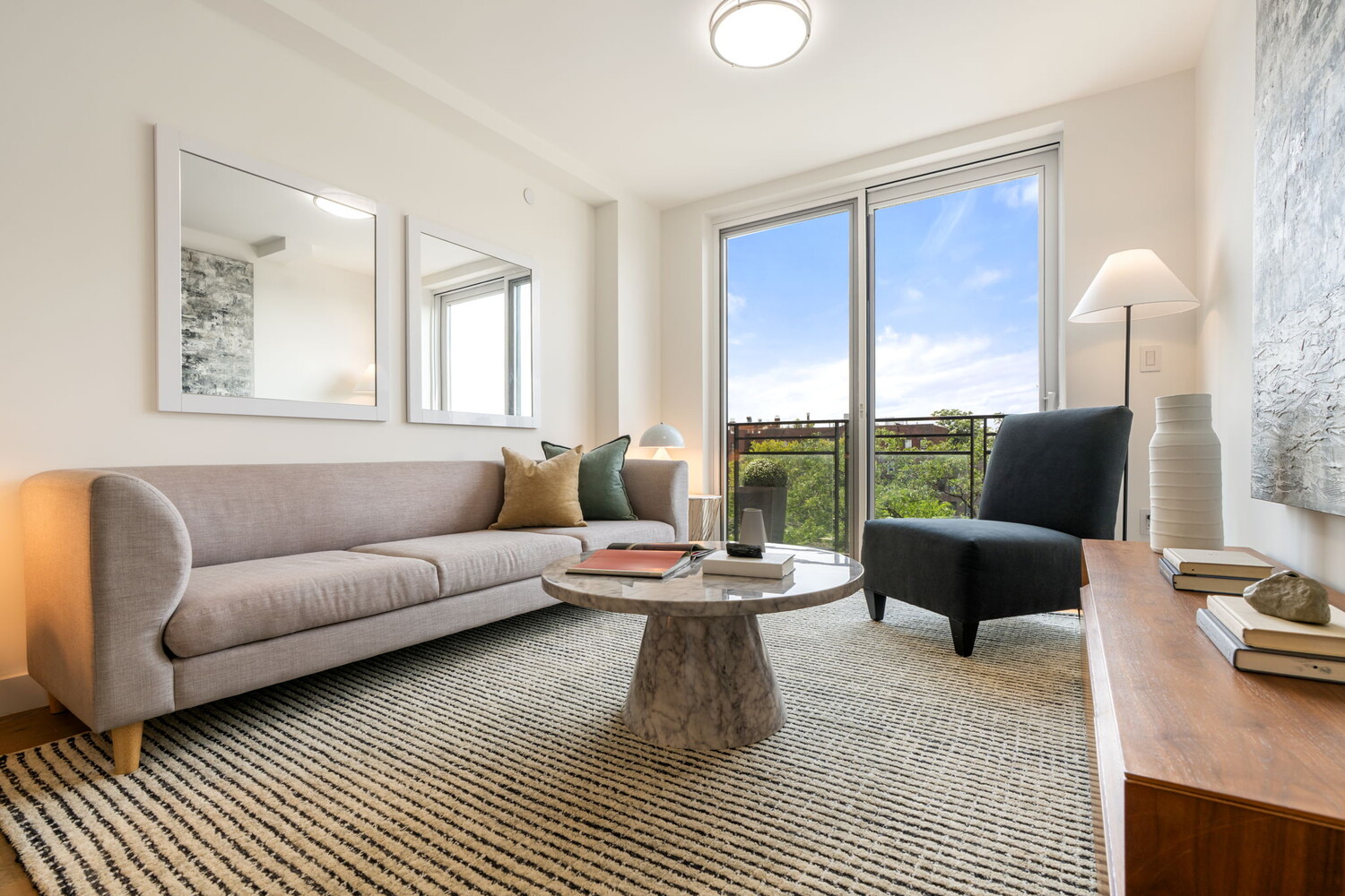 #1 photo, 379 OCEAN Parkway, ब्रुकलीन Kensington , NY 11218