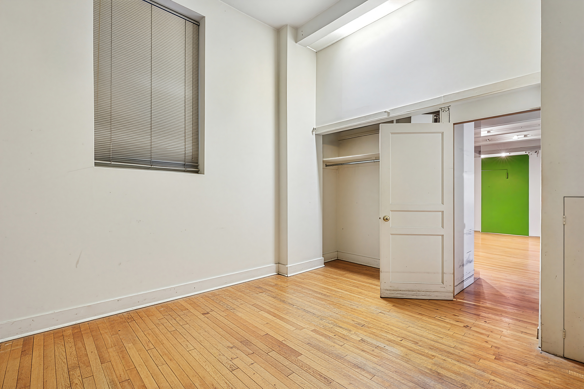 #11 photo, 30 E 10th Street, Greenwich Village , NY 10003