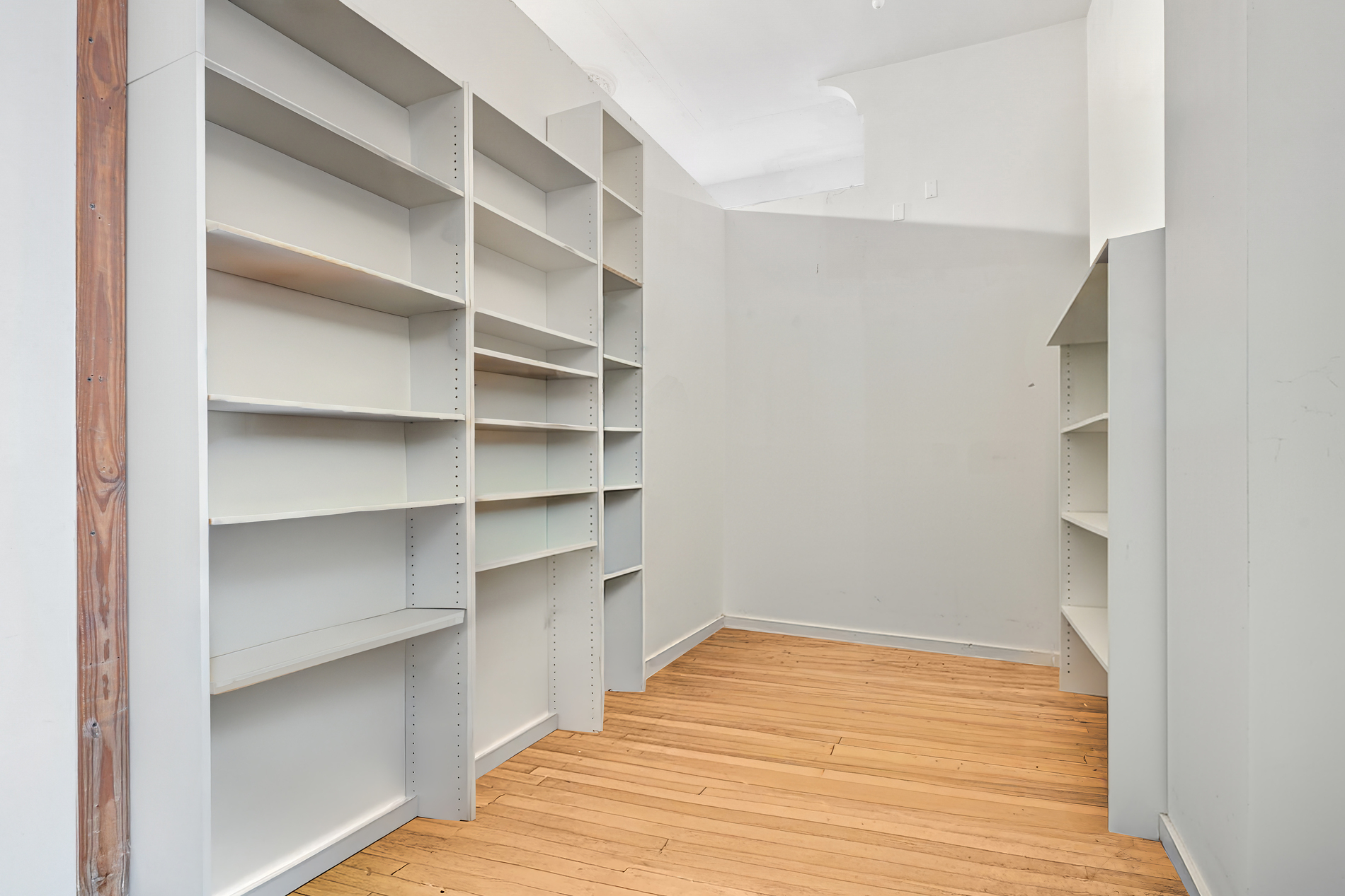 #9 photo, 30 E 10th Street, Greenwich Village , NY 10003