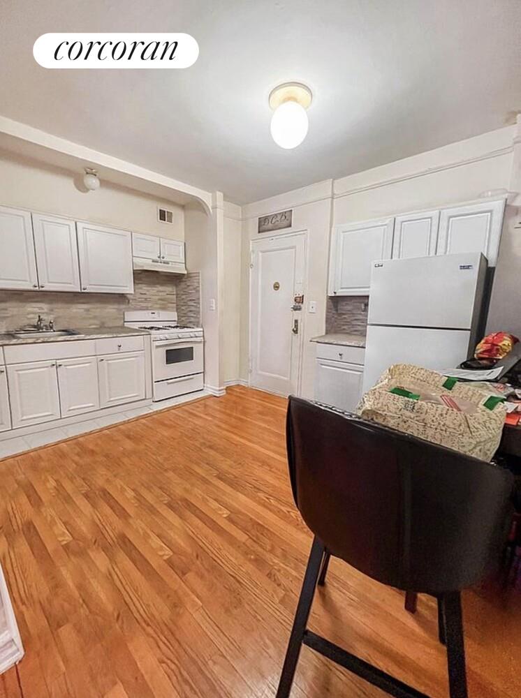 #4 photo, Rego Park, Rego Park , NY 11374