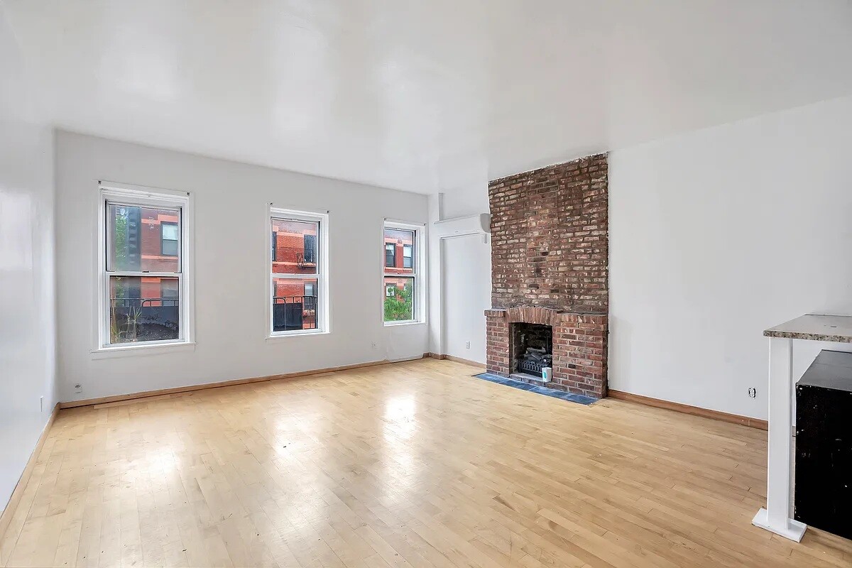 #3 photo, New York City, Hells Kitchen , NY 10019