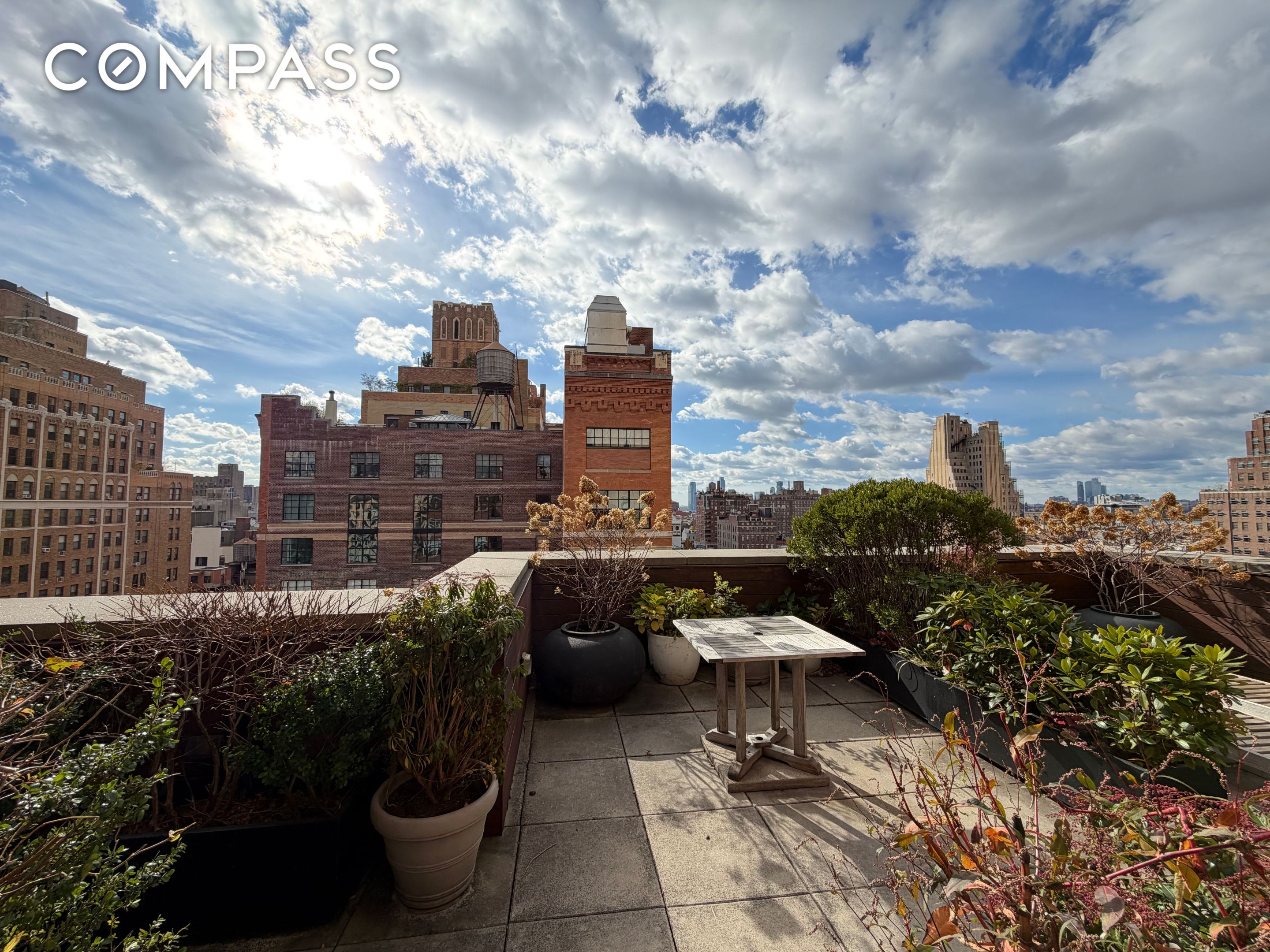 #17 photo, 201 W 17th Street, Chelsea , NY 10011