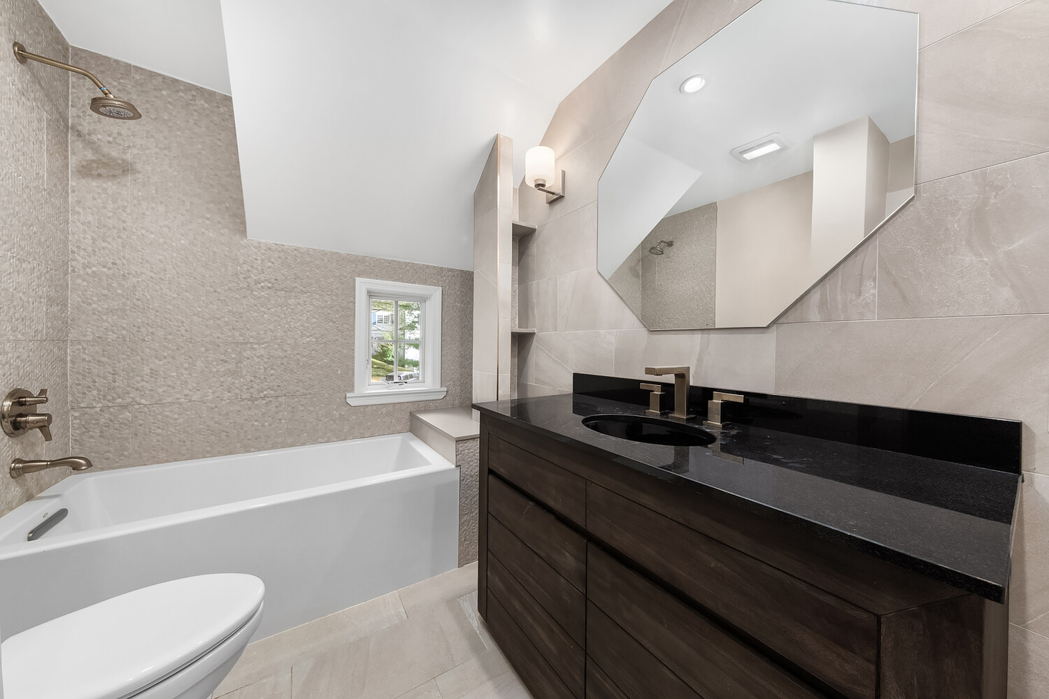 #21 photo, 4725 INDEPENDENCE Avenue, Estate Area , NY 10471