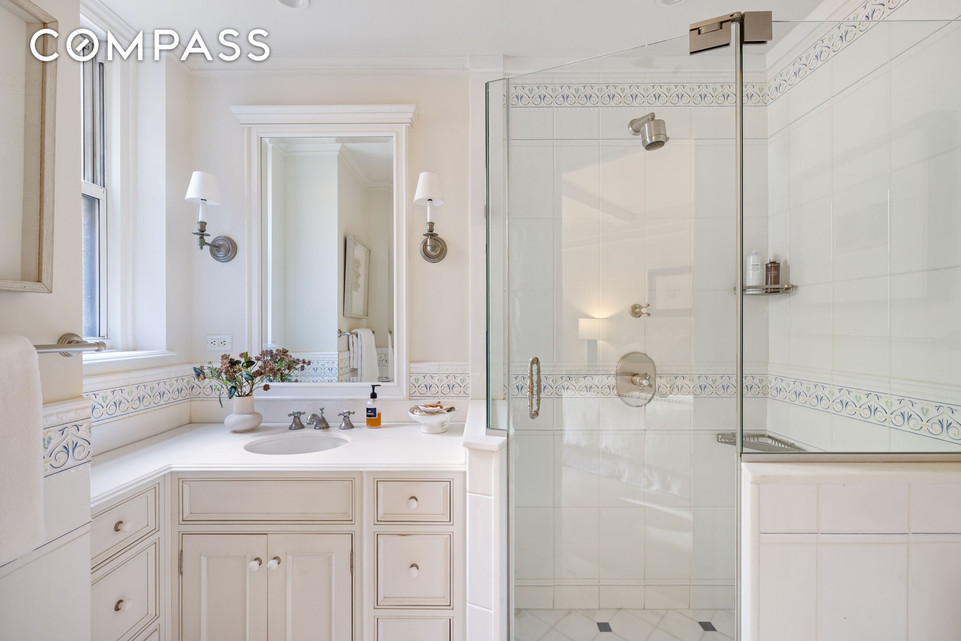 #12 photo, 320 E 72nd Street, Lenox Hill , NY 10021