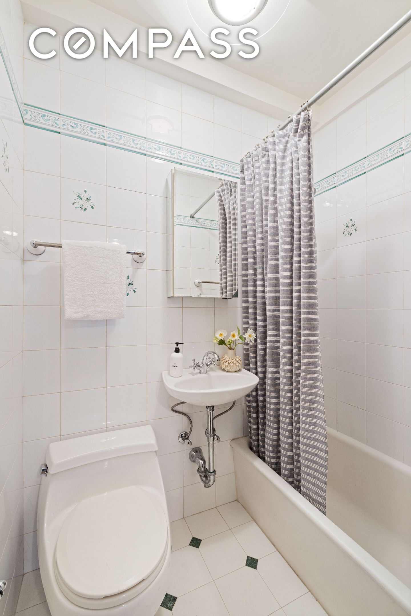 #18 photo, 320 E 72nd Street, Lenox Hill , NY 10021