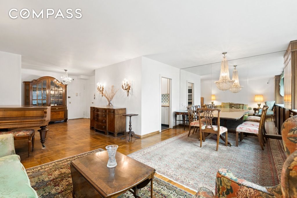 #1 photo, 30 W 60th Street, Upper West Side , NY 10023