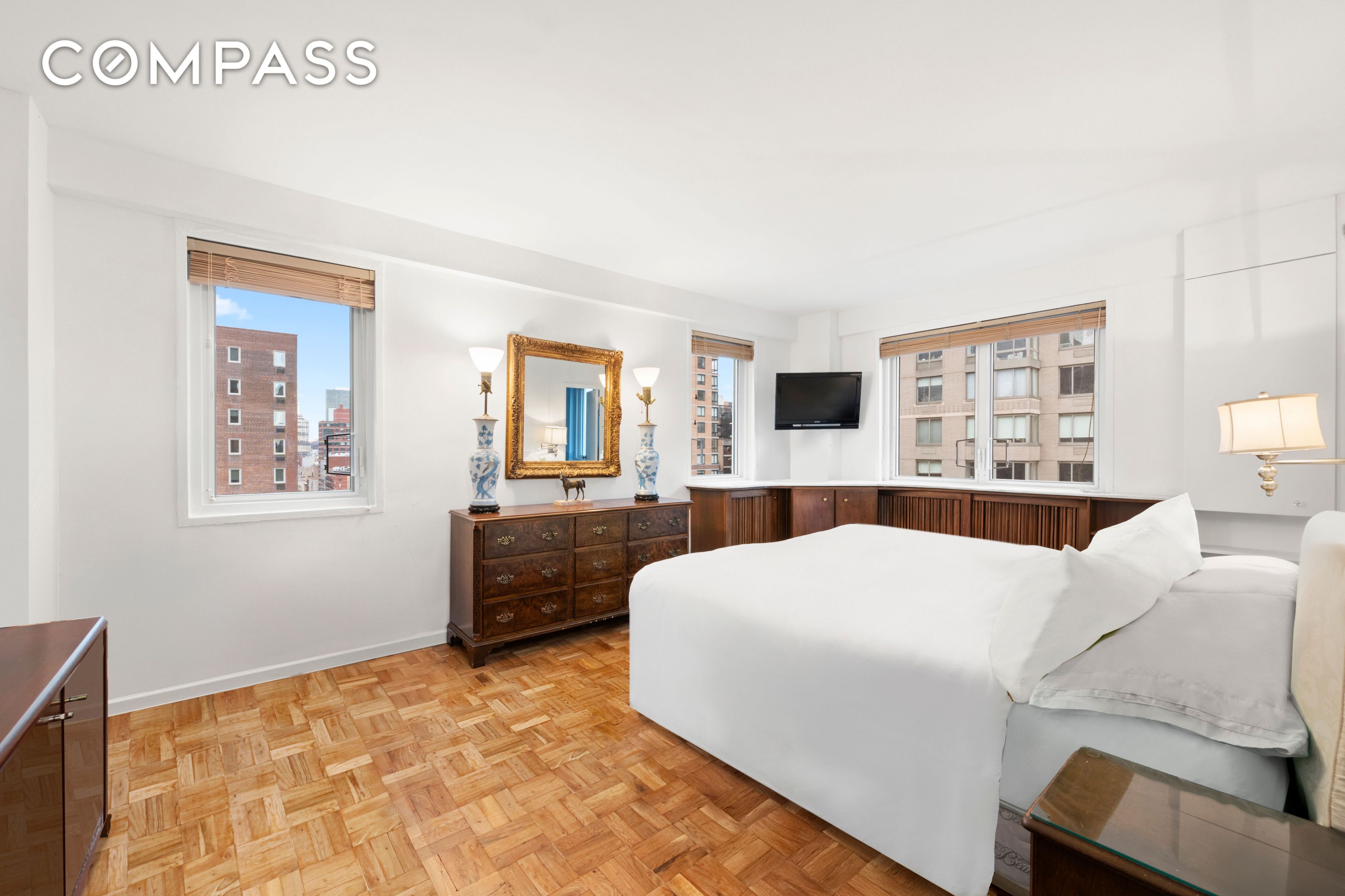 #6 photo, 30 W 60th Street, Upper West Side , NY 10023
