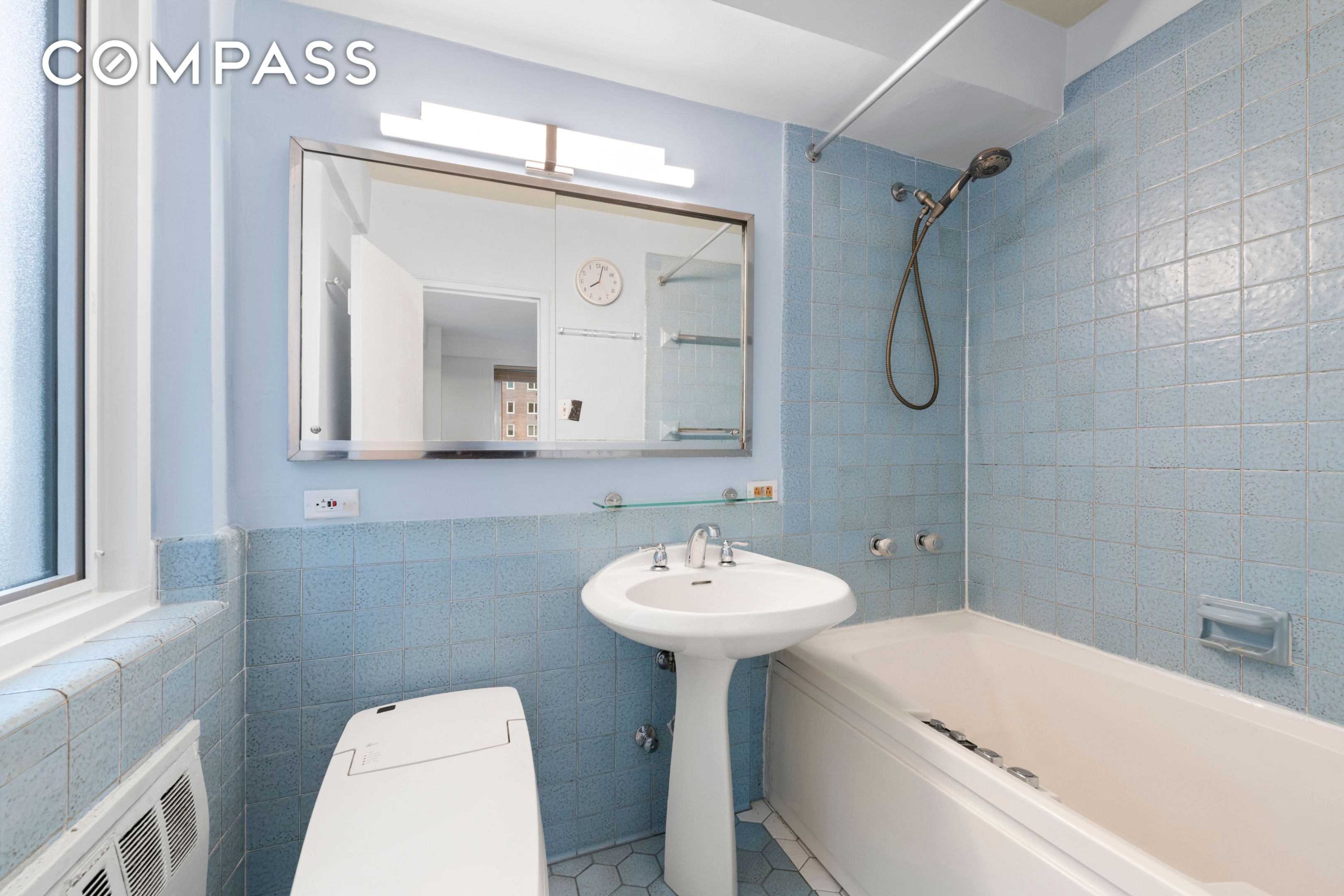 #7 photo, 30 W 60th Street, Upper West Side , NY 10023