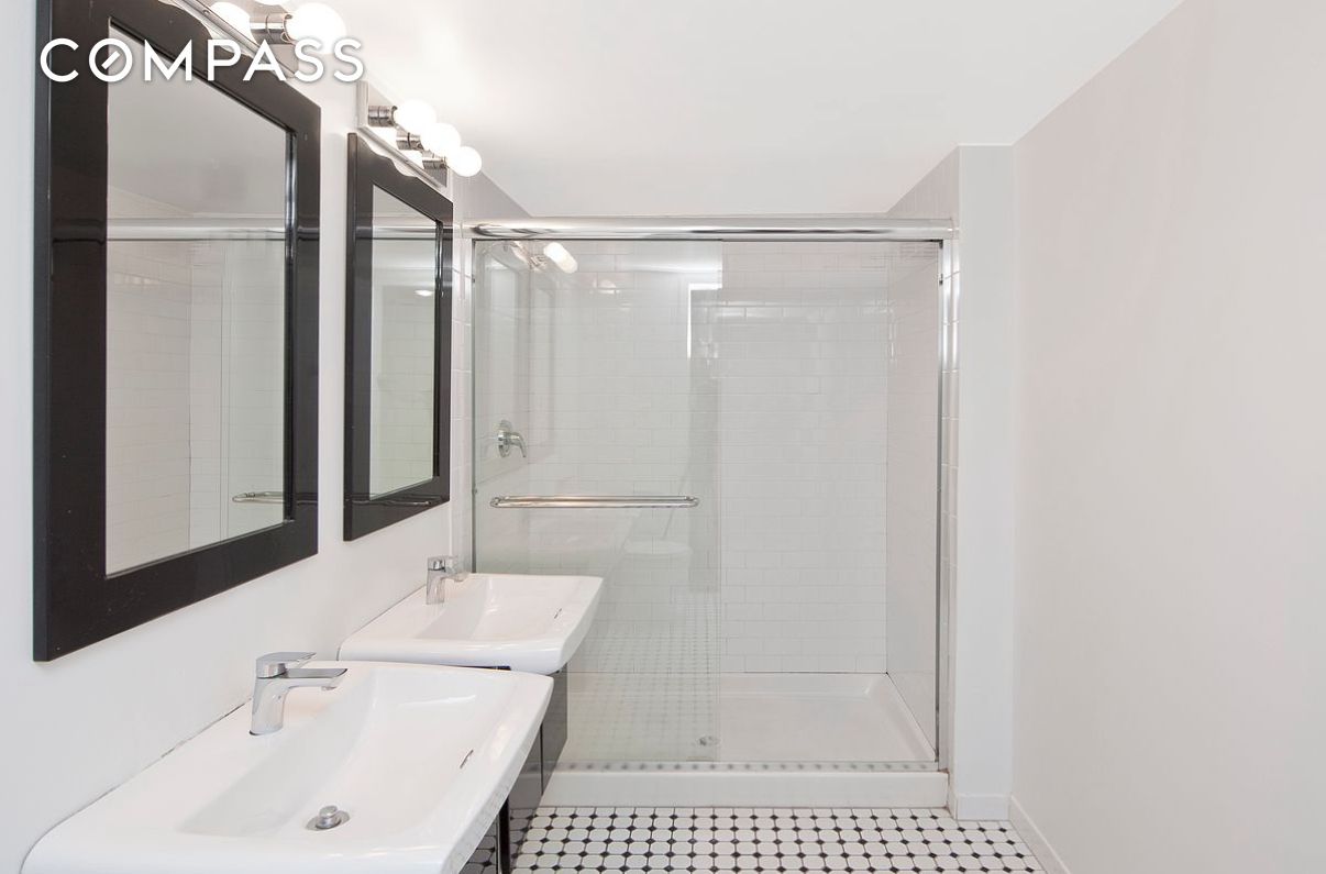 #4 photo, Brooklyn, Williamsburg , NY 11249