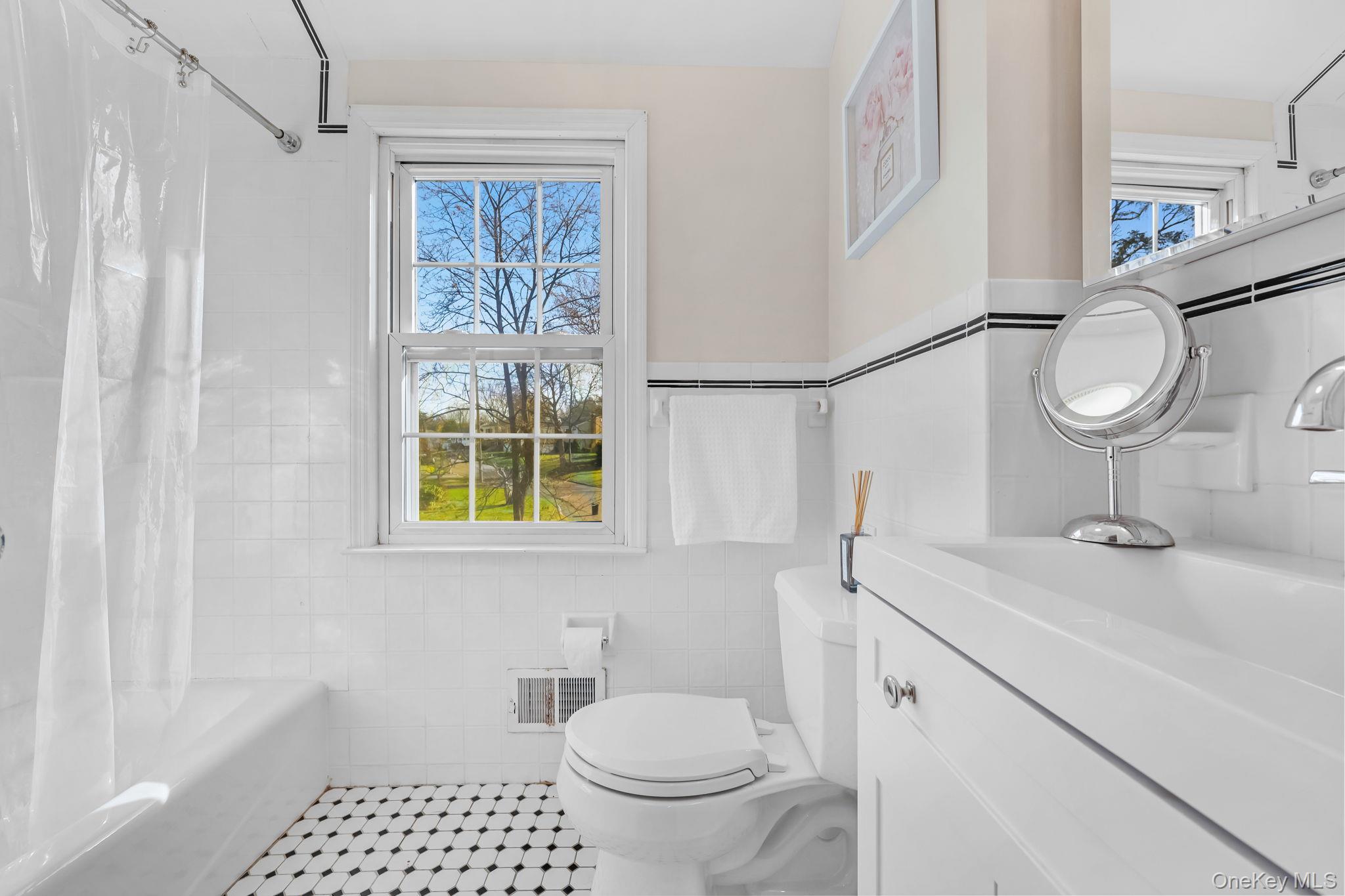 #17 photo, 112 Clarence Road, 纽约州 Scarsdale , NY 10583