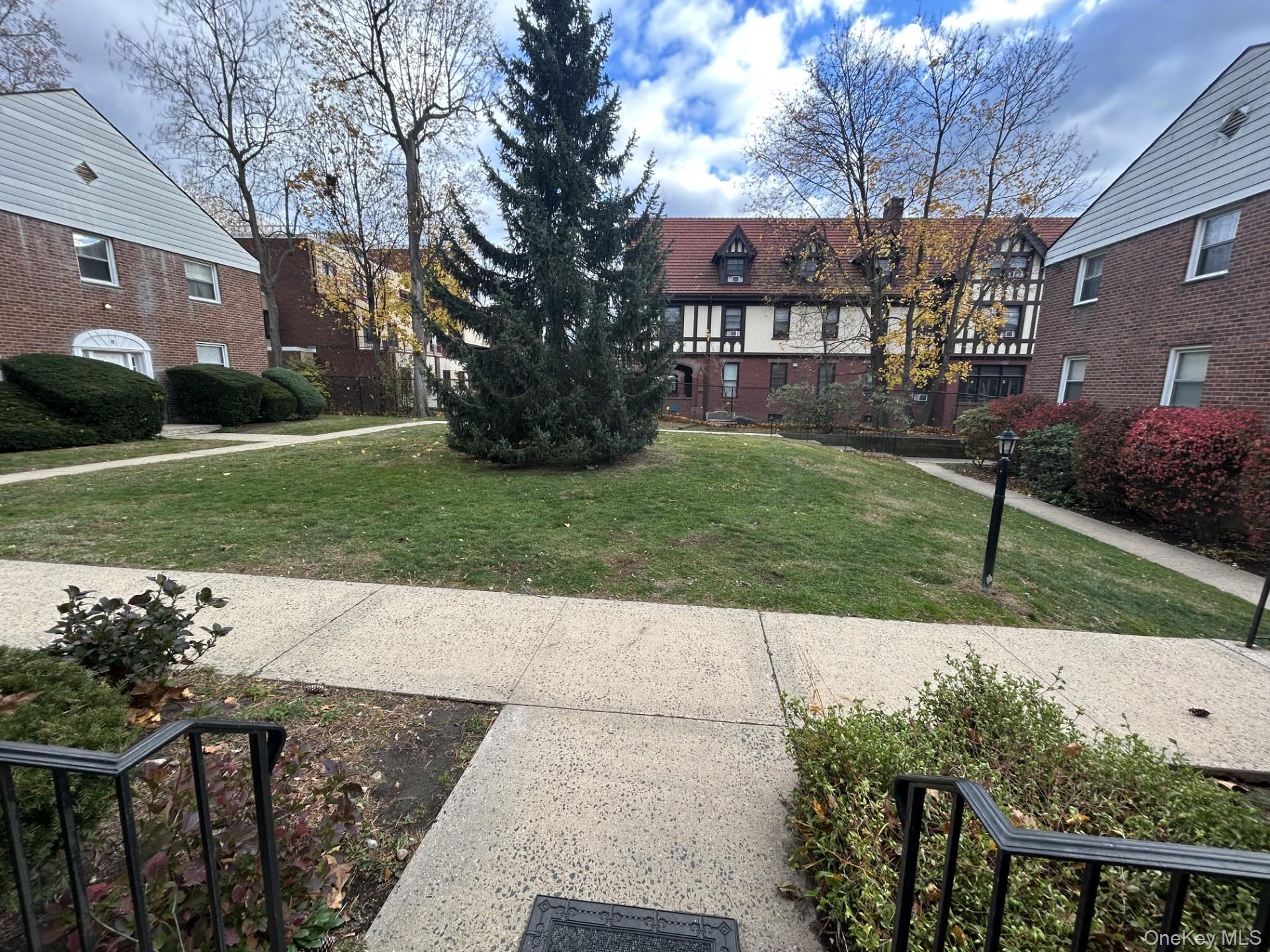 #15 photo, 79 N Broadway, White Plains , NY 10603