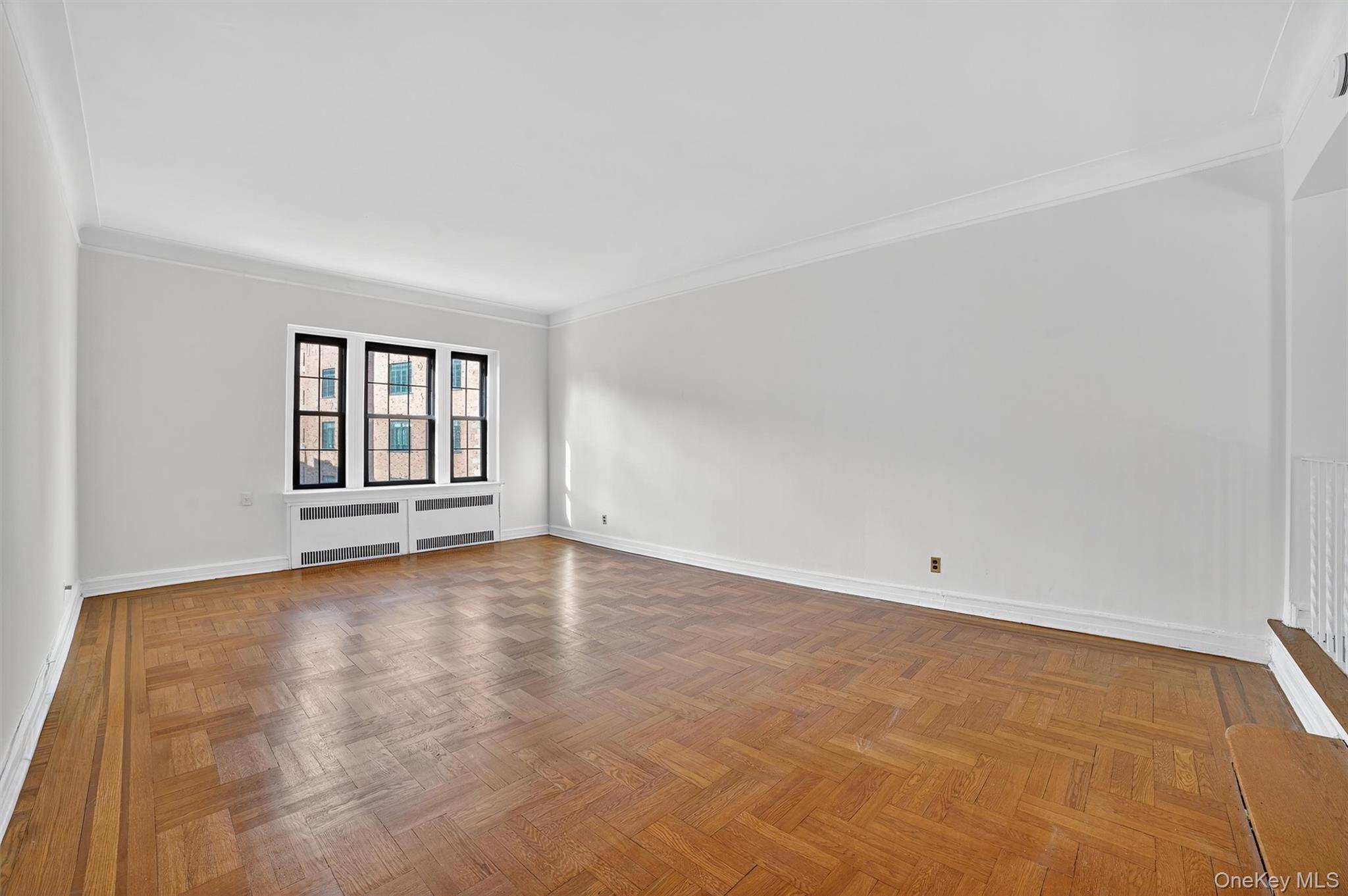 #20 photo, 35 Parkview Avenue, Bronxville , NY 10708