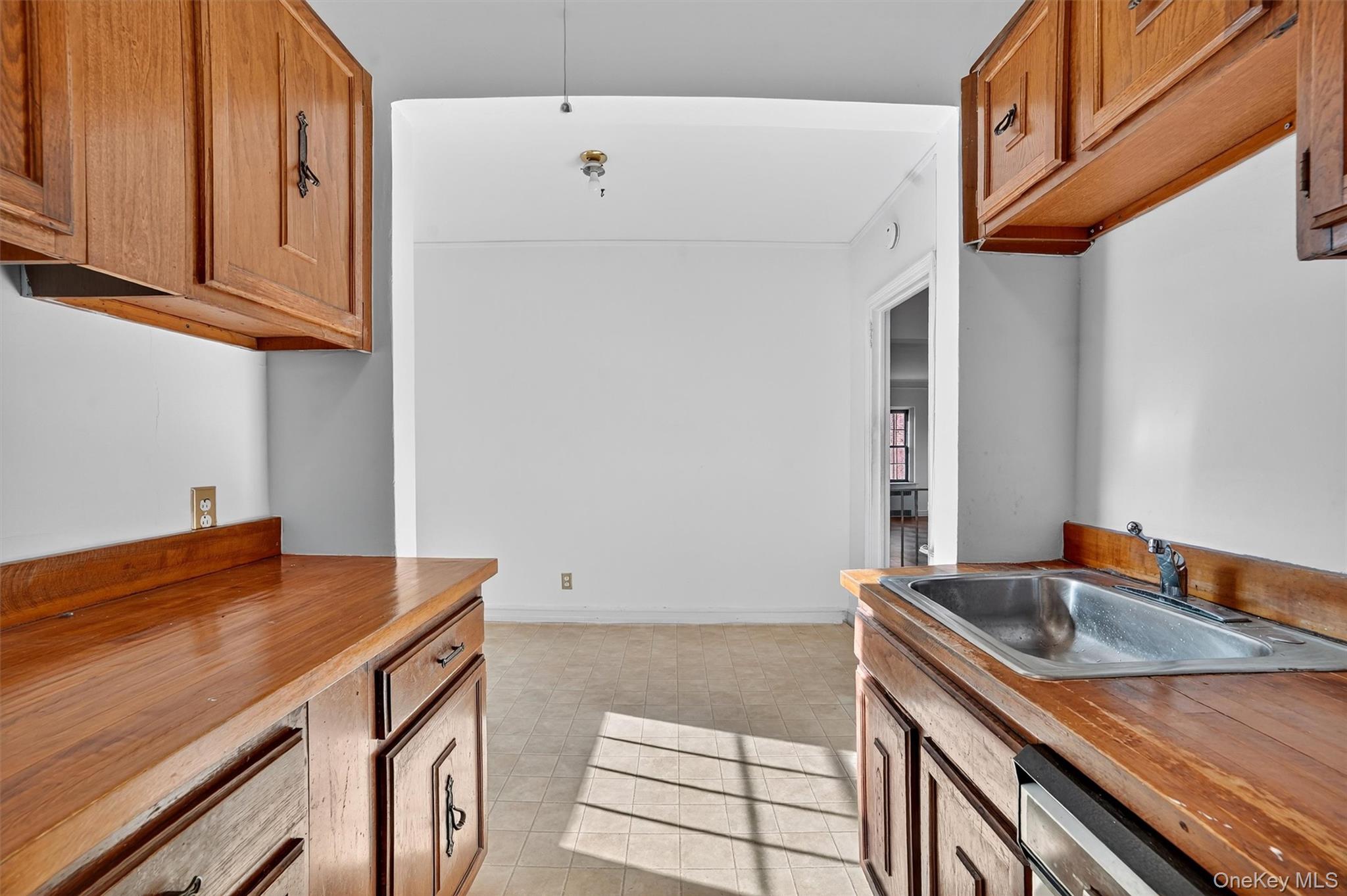 #6 photo, 35 Parkview Avenue, Bronxville , NY 10708