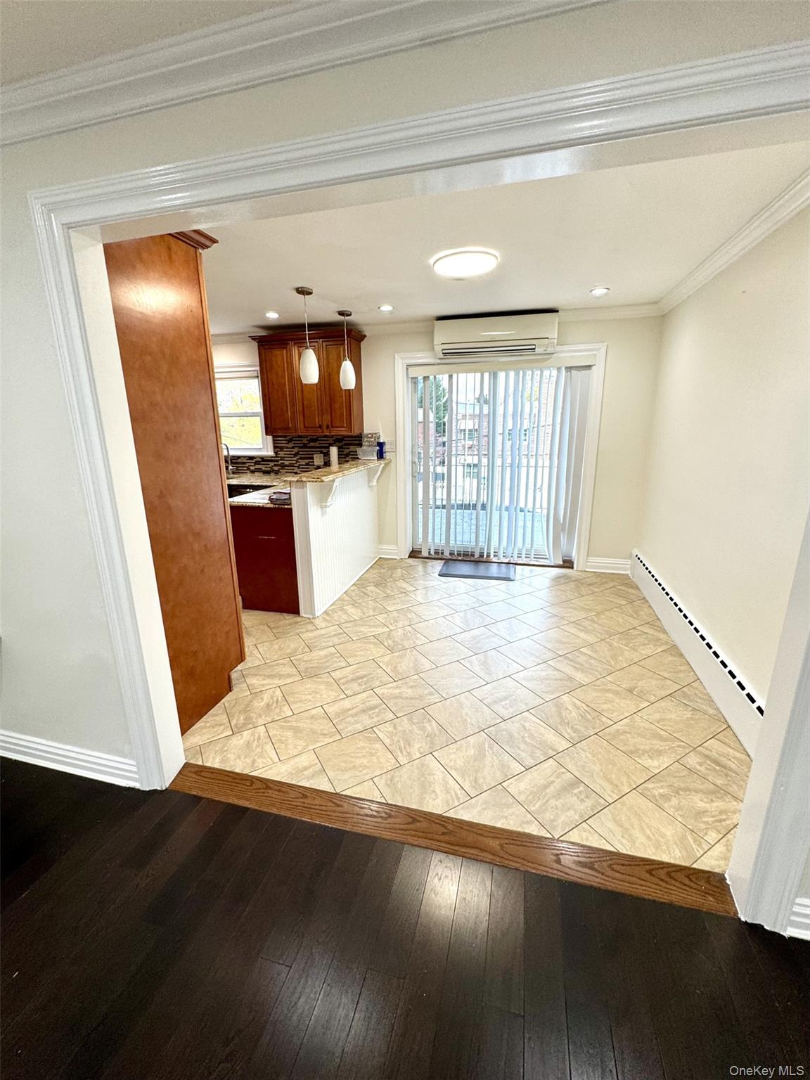 #6 photo, 1004 Balcom Avenue, Bronx , NY 10465