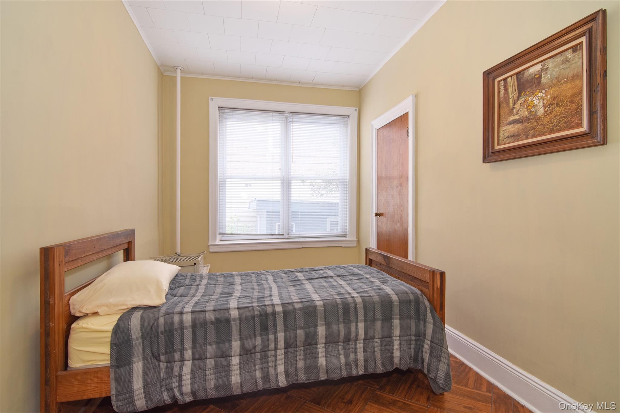 #16 photo, 1087 Pierce Avenue, Bronx , NY 10461