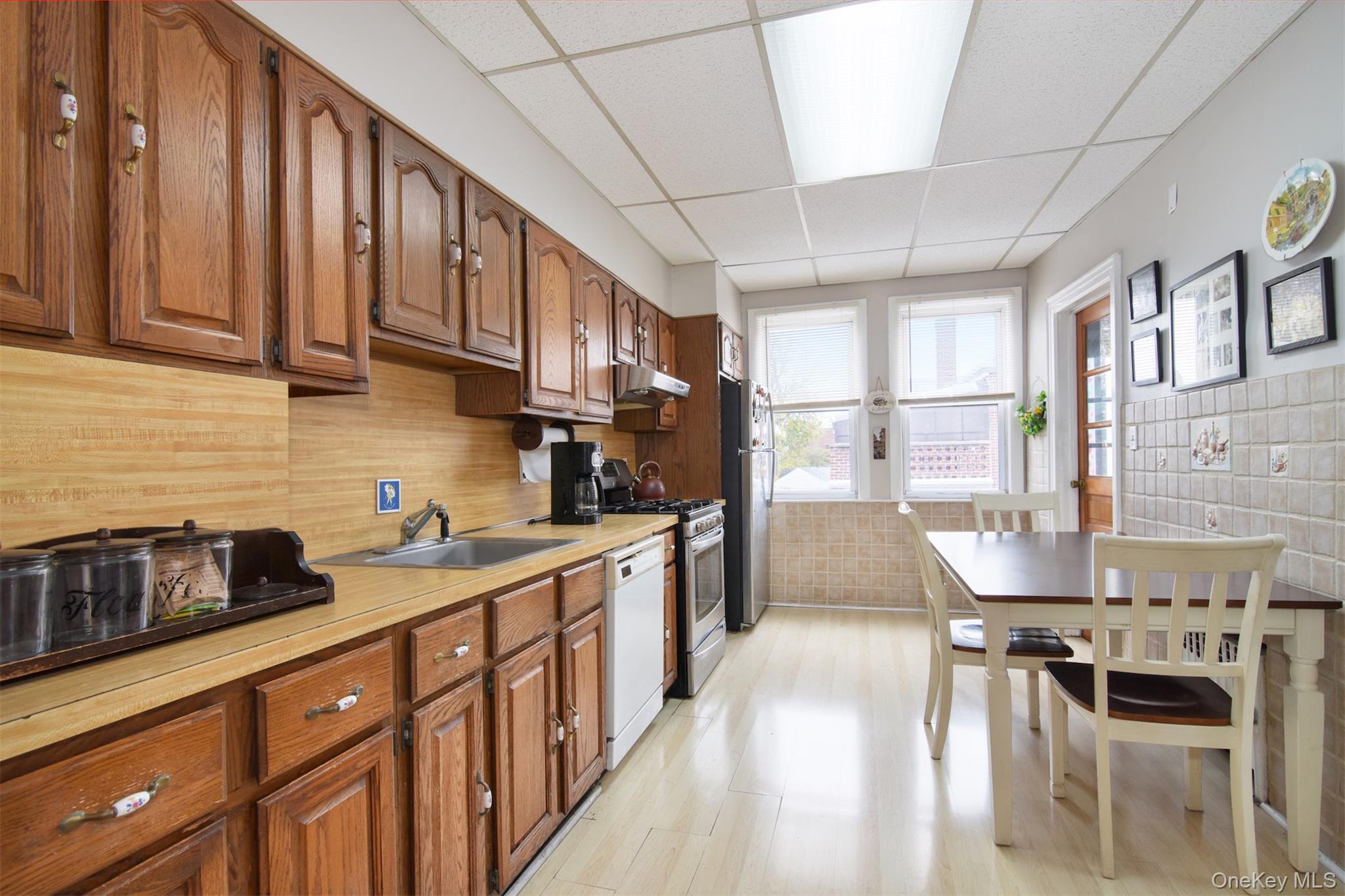 #7 photo, 1087 Pierce Avenue, Bronx , NY 10461