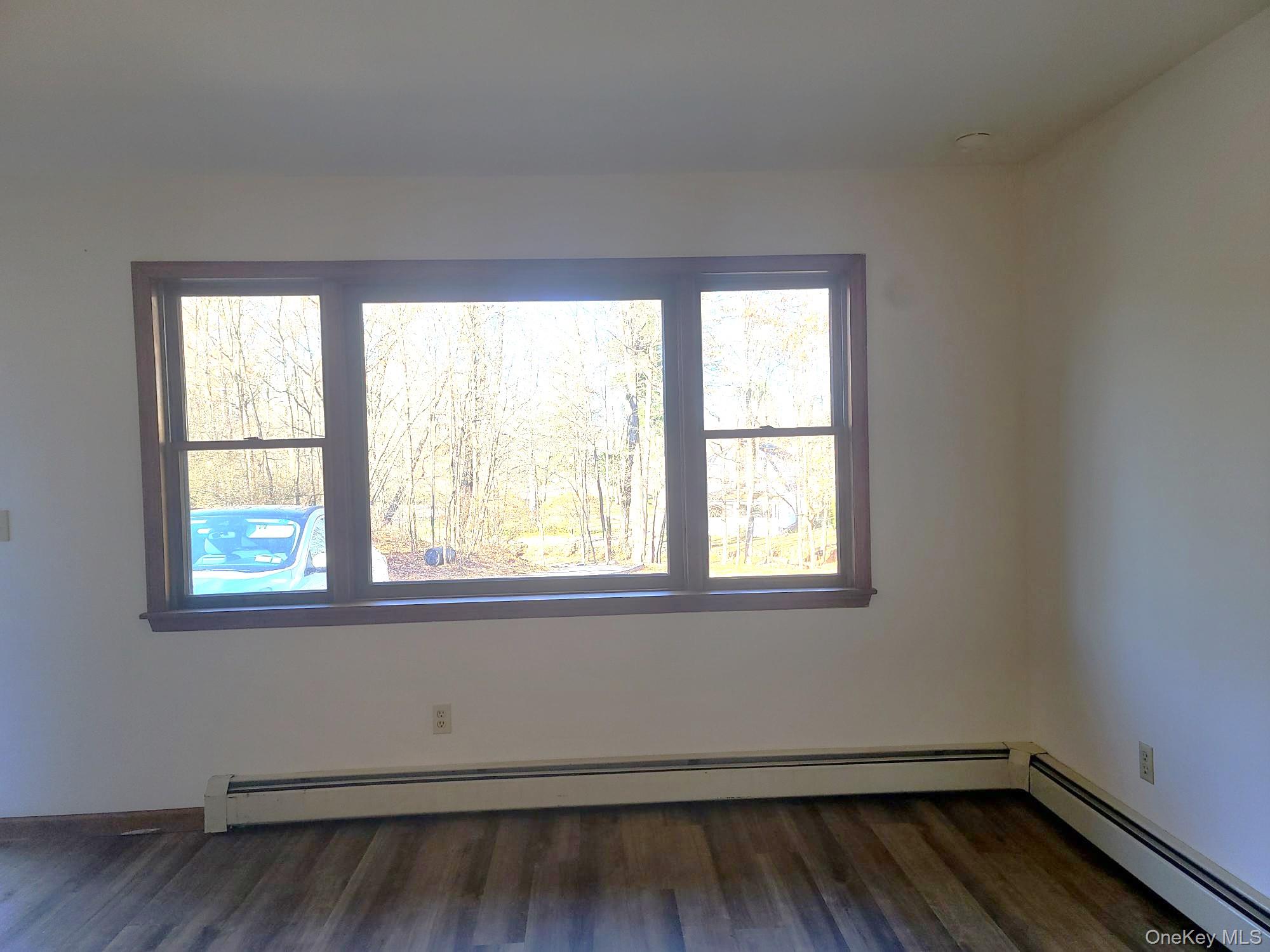 #2 photo, 1022 Violet Avenue, Hyde Park , NY 12538