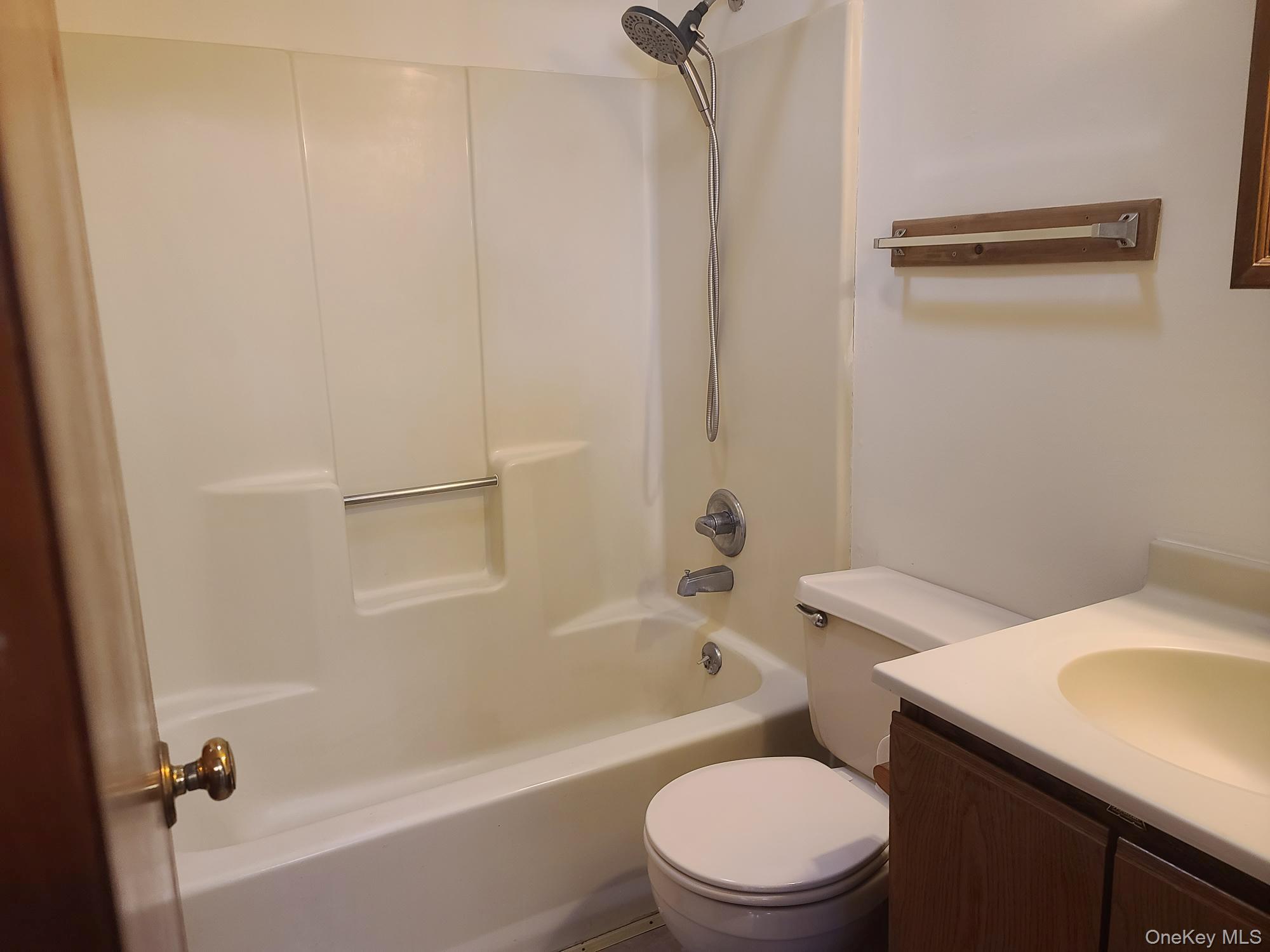 #8 photo, 1022 Violet Avenue, Hyde Park , NY 12538