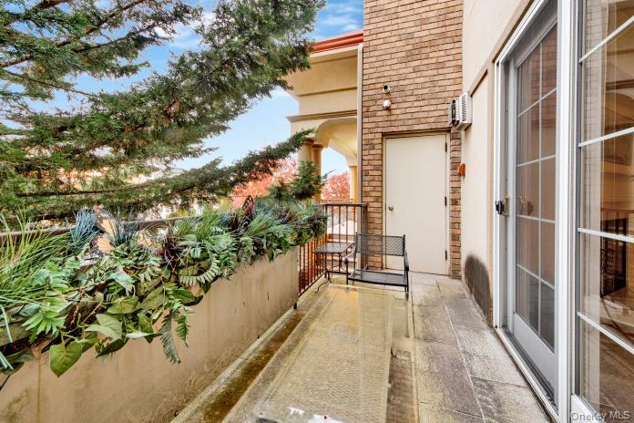 #15 photo, 257 Central Avenue, White Plains , NY 10606