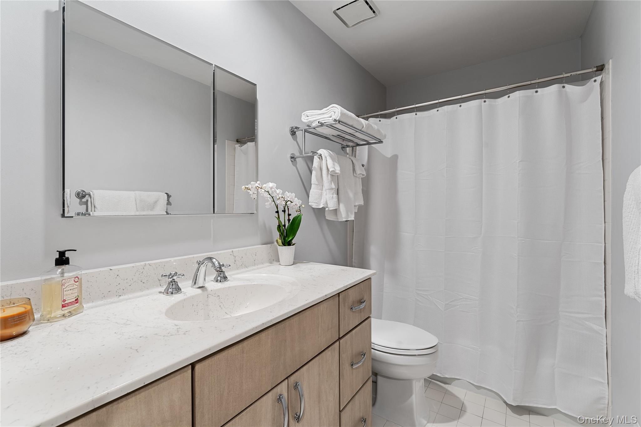 #12 photo, 17 Ledgewood Commons, Millwood , NY 10546