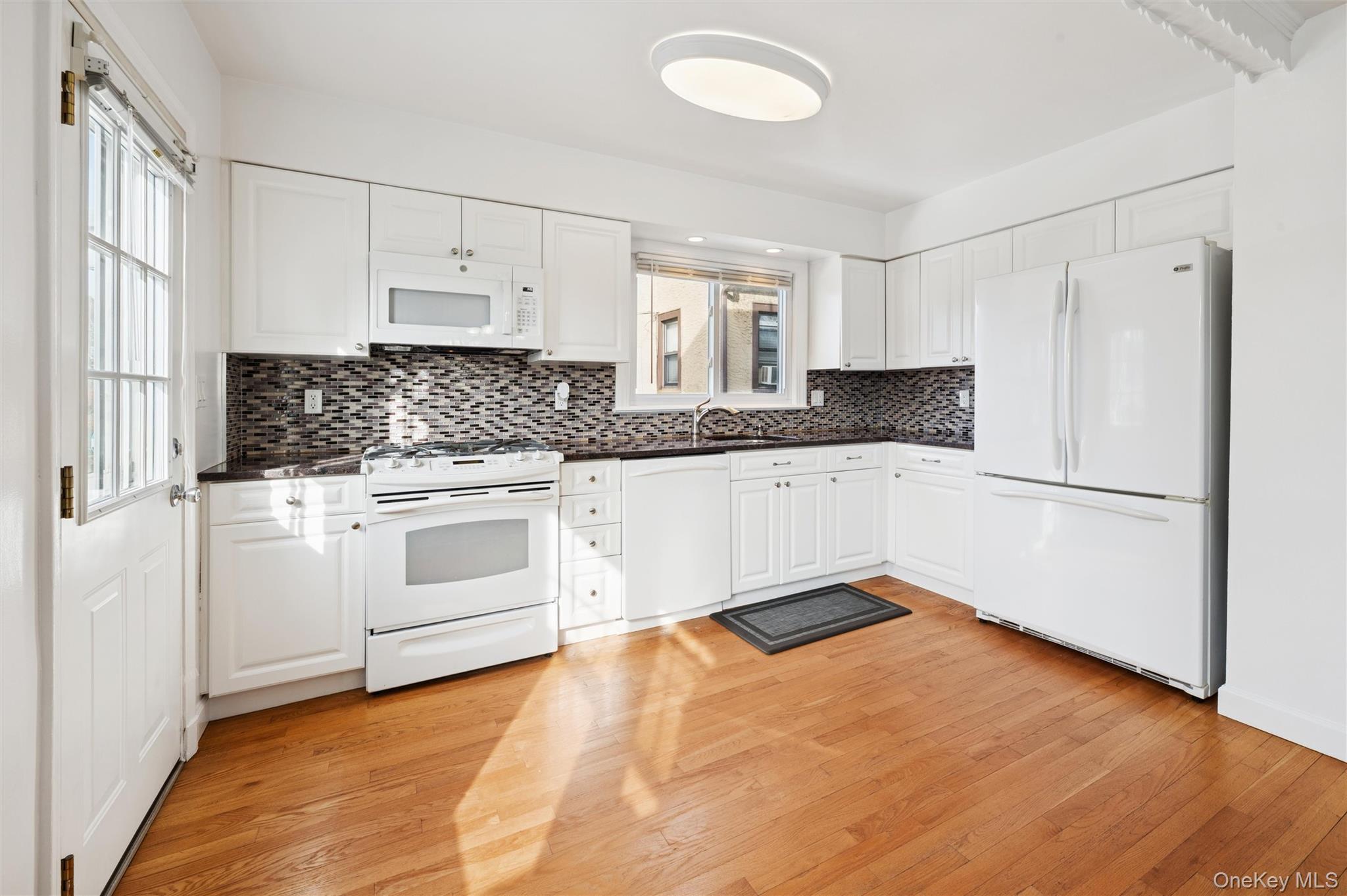 #8 photo, 138 Colonial Place, New Rochelle , NY 10801